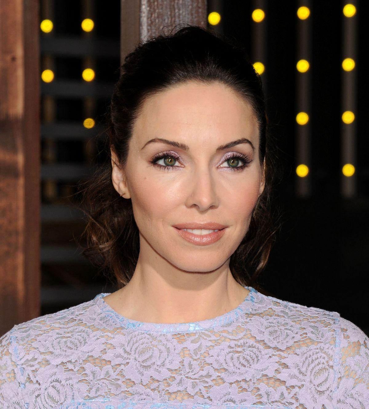 Whitney Cummings Wallpapers - Wallpaper Cave