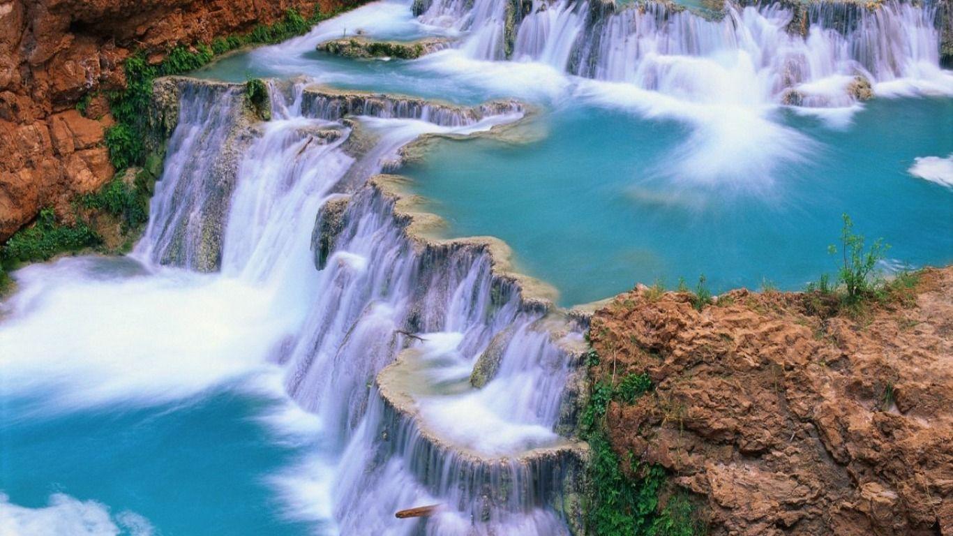 Spectacular waterfall HD wallpaper
