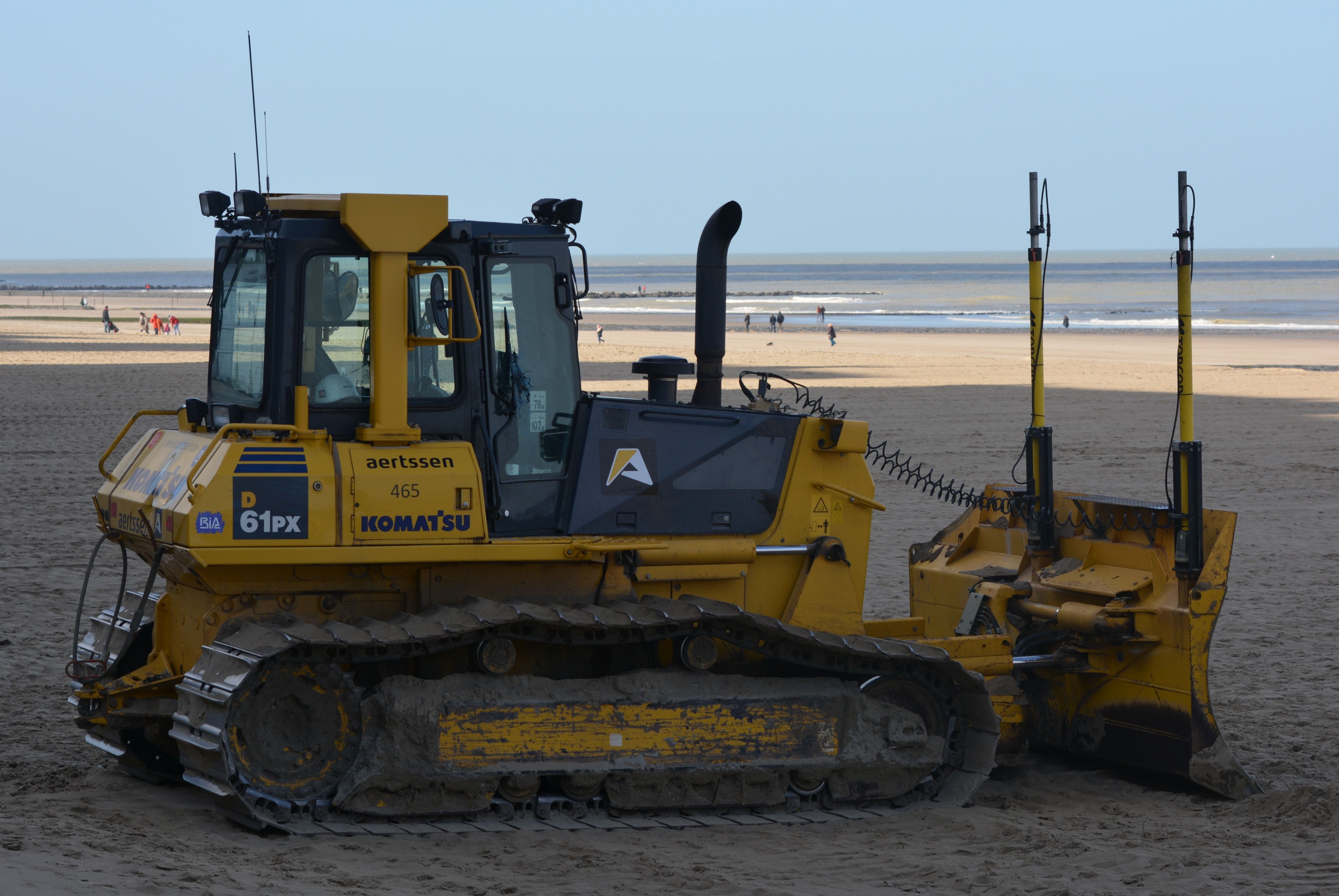 yellow and black bulldozer free image