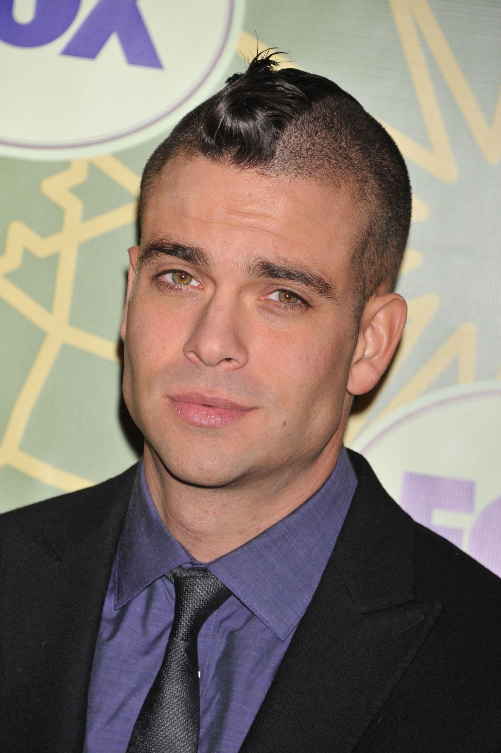 1703x2560px Mark Salling (2324.56 KB).04.2015