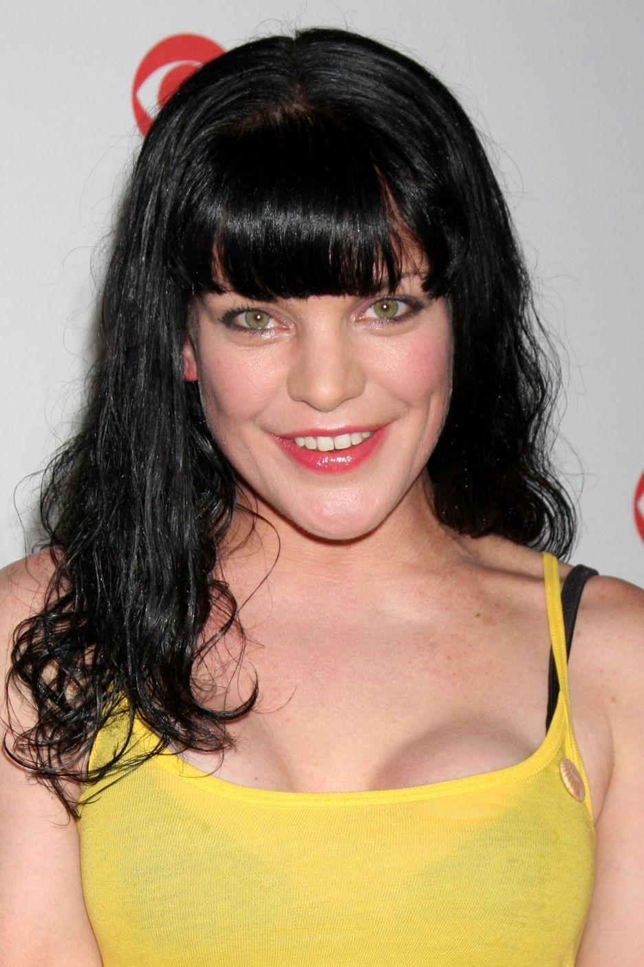 1600x1200px Pauley Perrette 304.92 KB