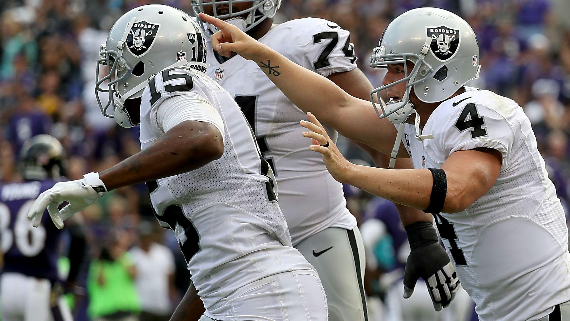 Derek Carr, Michael Crabtree building an incredible connection
