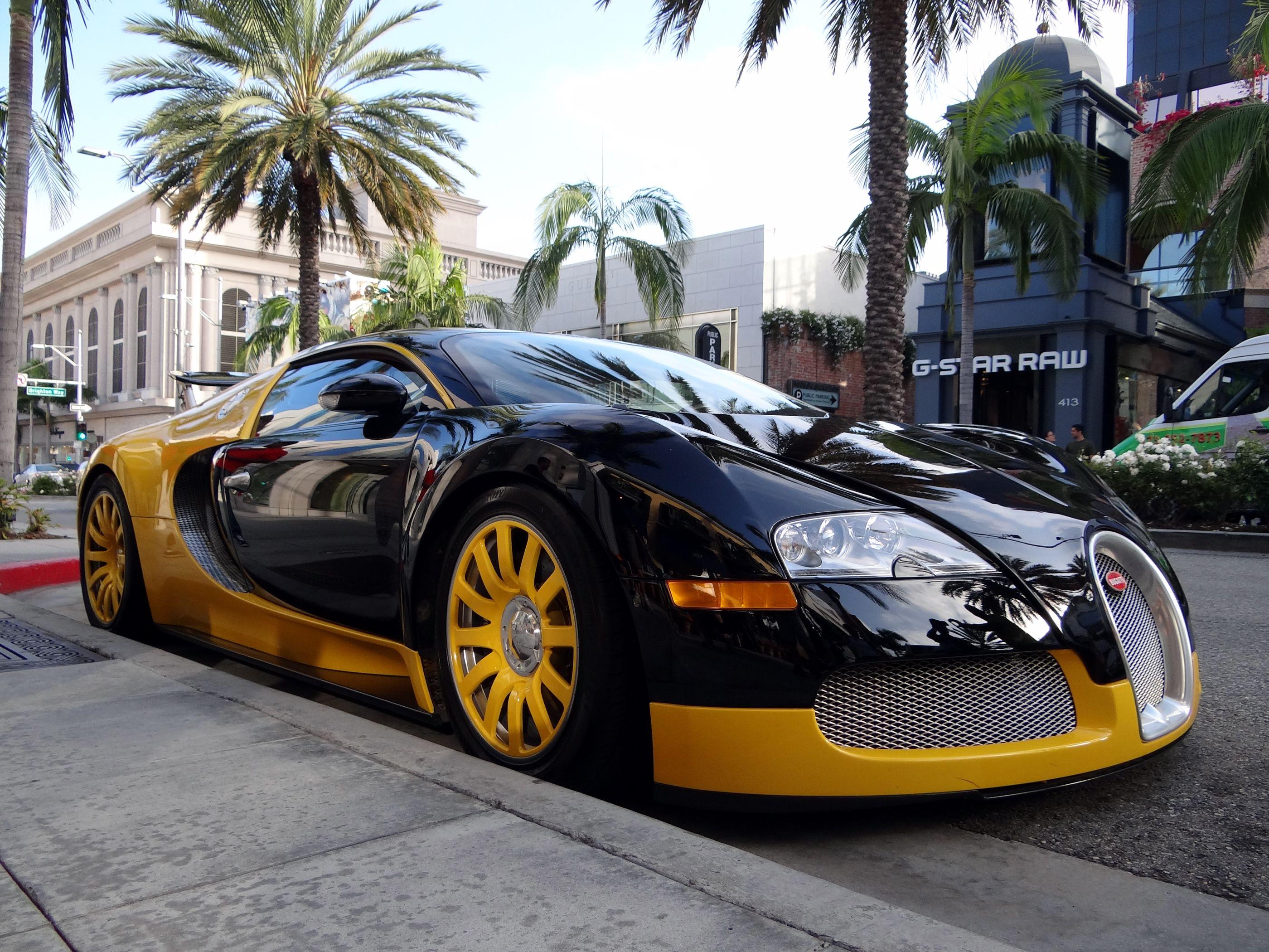 Rich Luxury Lifestyle Cars. Custom Yellow & Black Bugatti Veyron