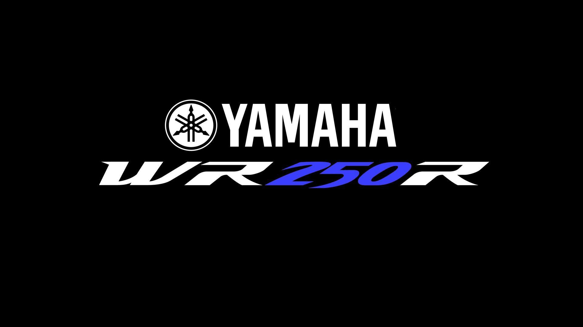 Yamaha Racing надпись