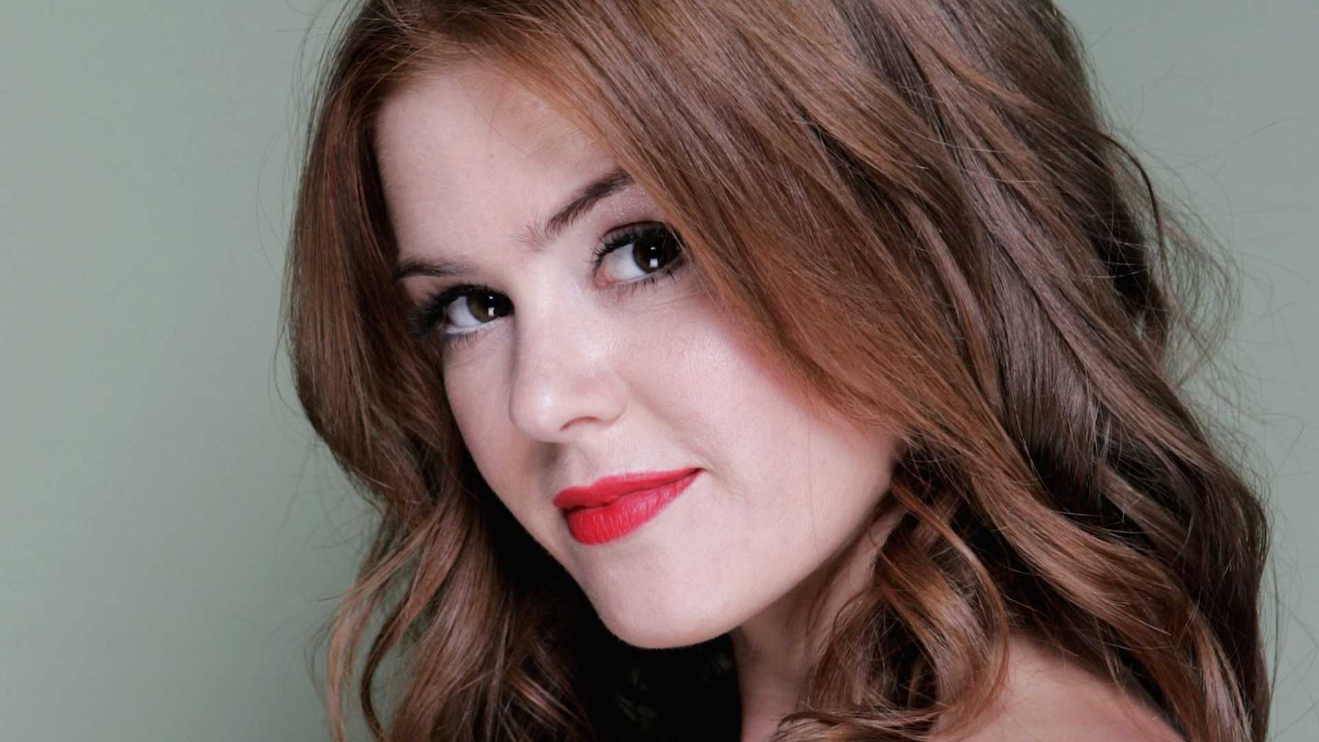 Isla Fisher.com. Celebrity Photo, Video & Award info