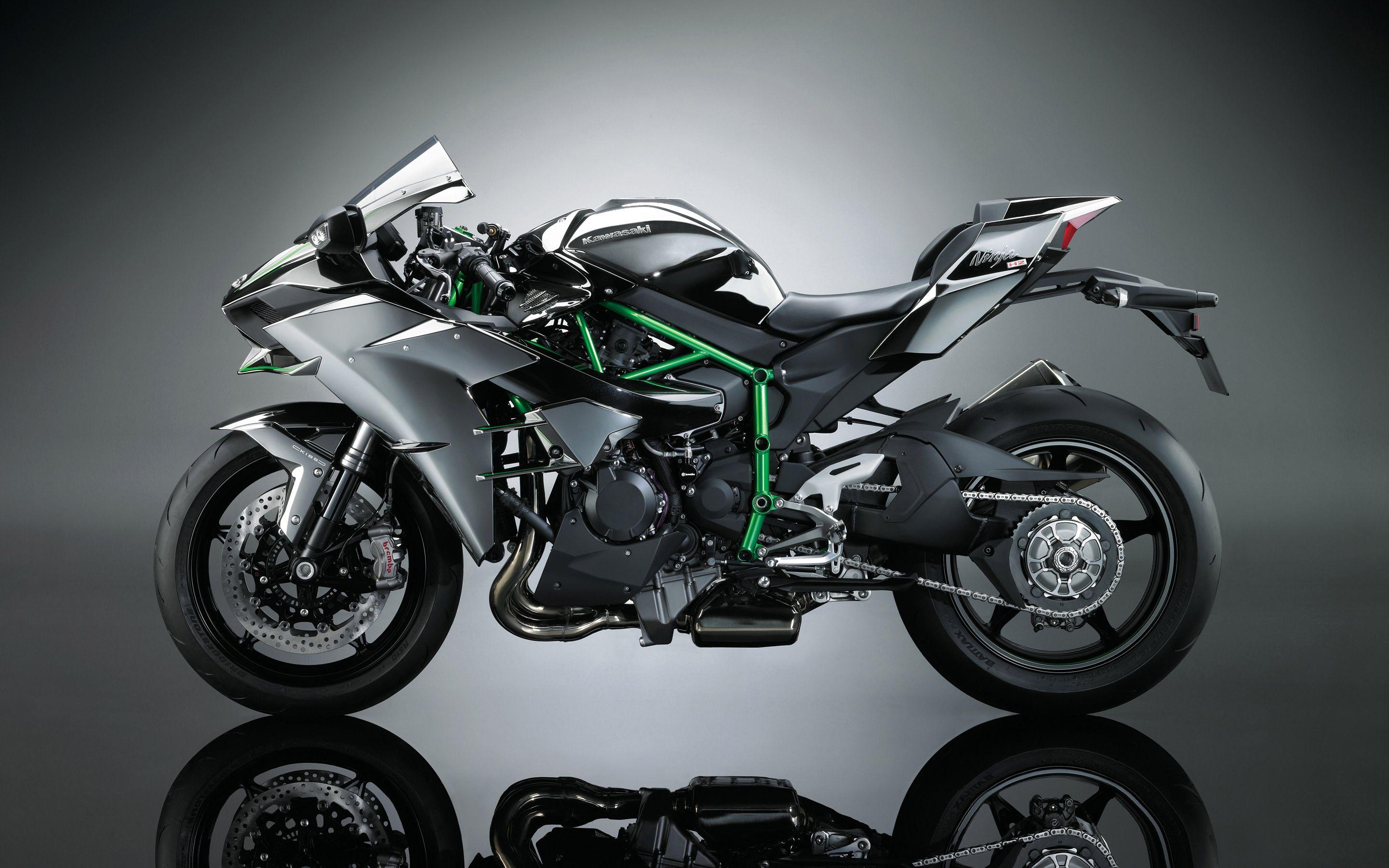 Kawasaki Ninja H2 4K Wallpaper