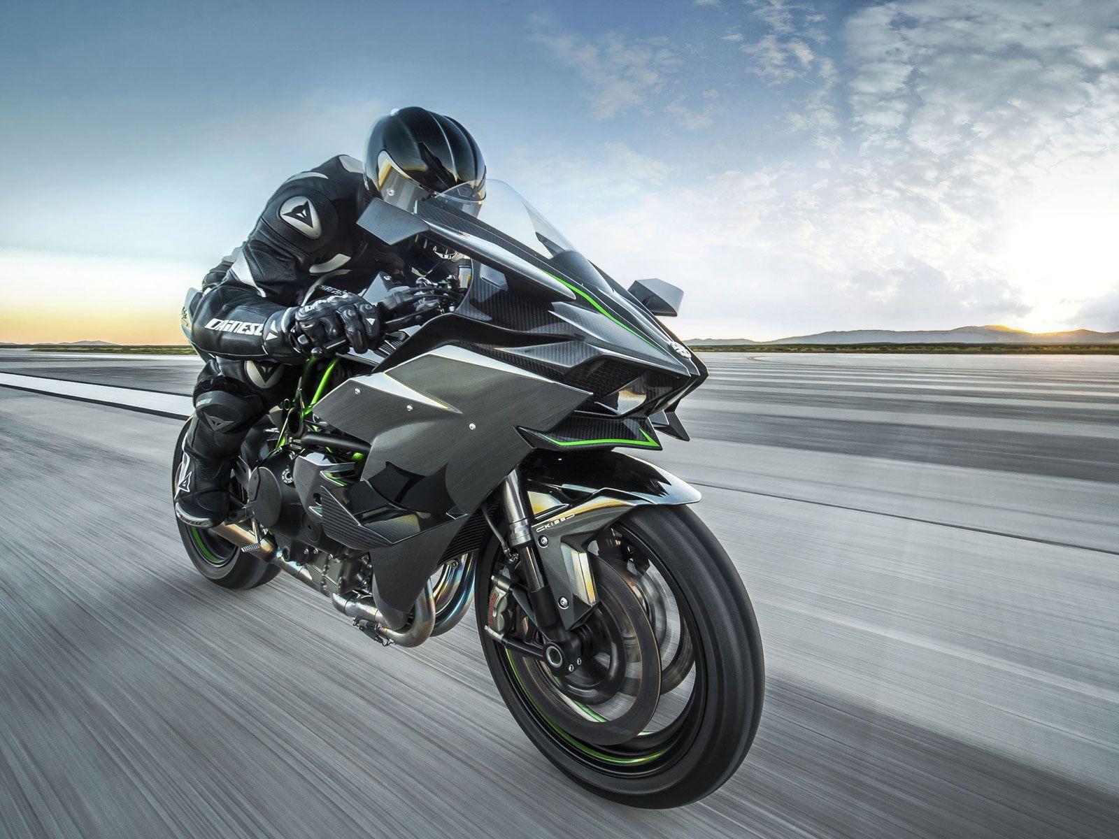 Kawasaki Ninja H2R Wallpaper