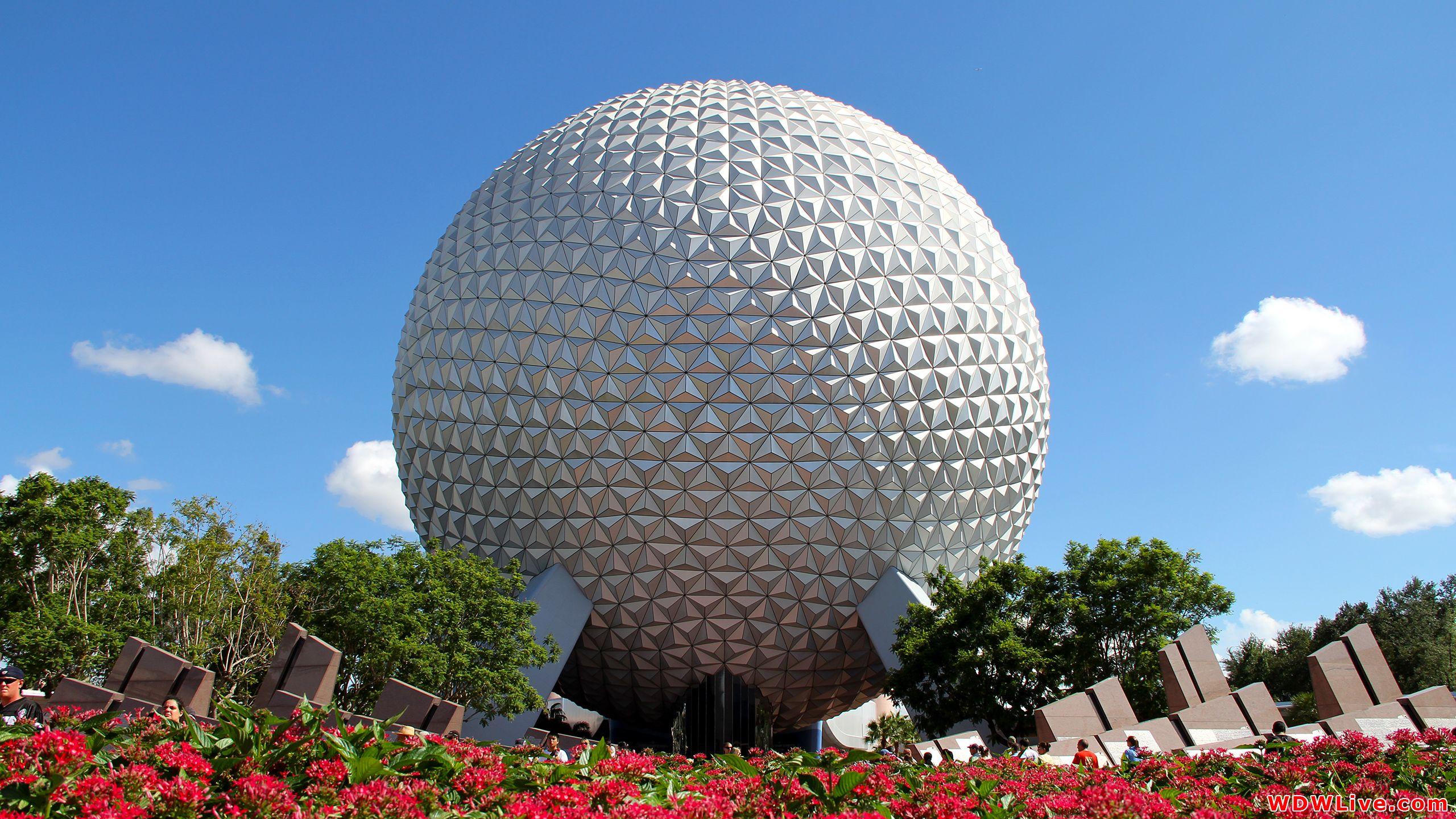 Spaceship Earth: A beautiful sunny day to visit Epcot!