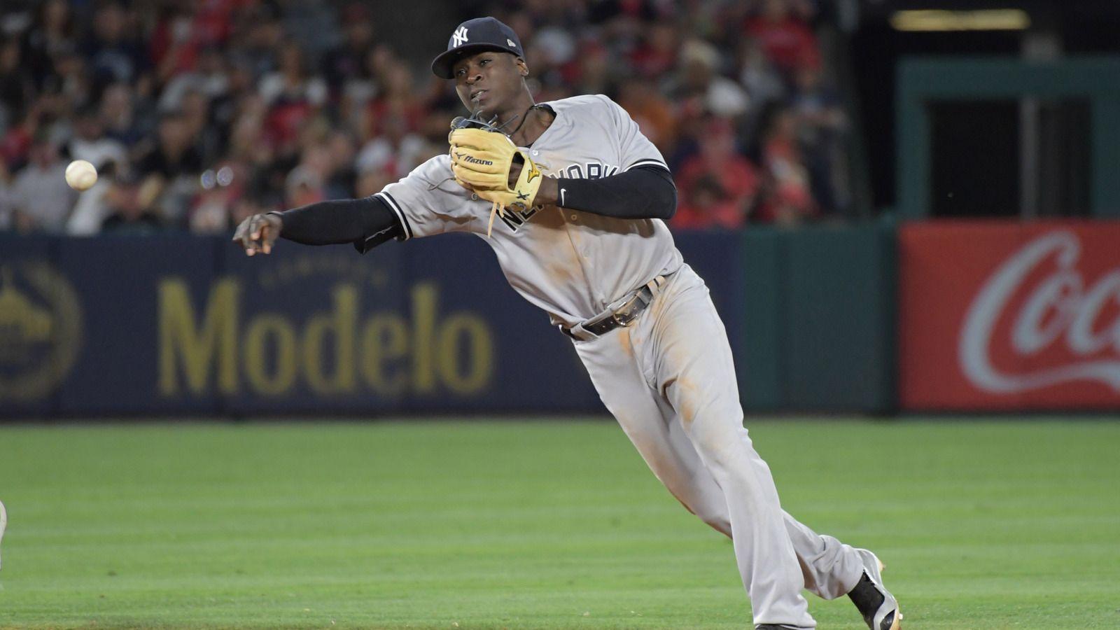 WATCH: Yankees' Didi Gregorius giving out free subway rides in NYC