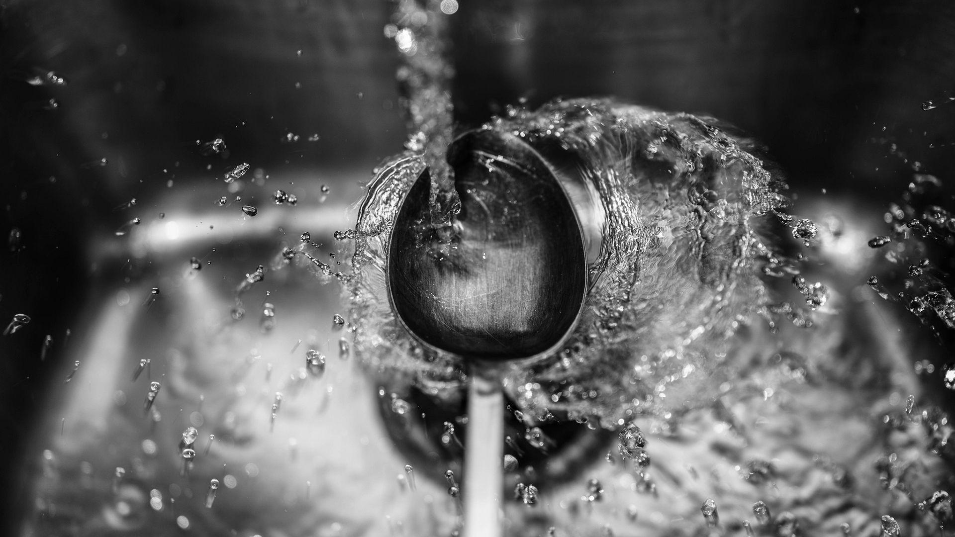 Spoon Water Drops B W Bokeh Wallpaperx1080
