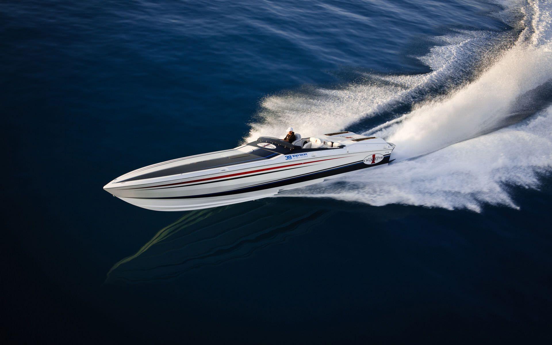 Inboard runabout / offshore' TOP GUN UNLIMITED