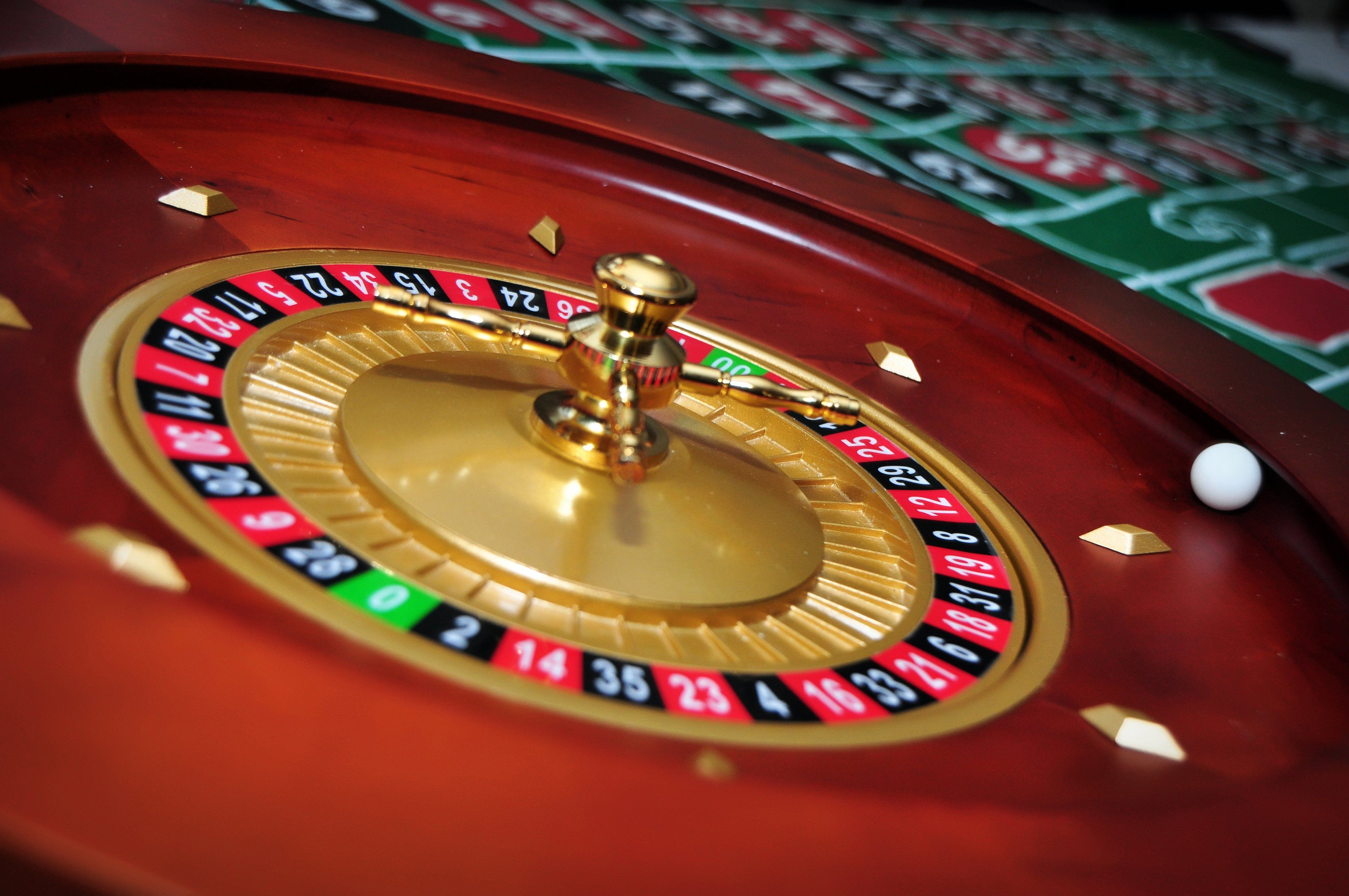 Roulette wheel gambling (15) wallpaperx2848