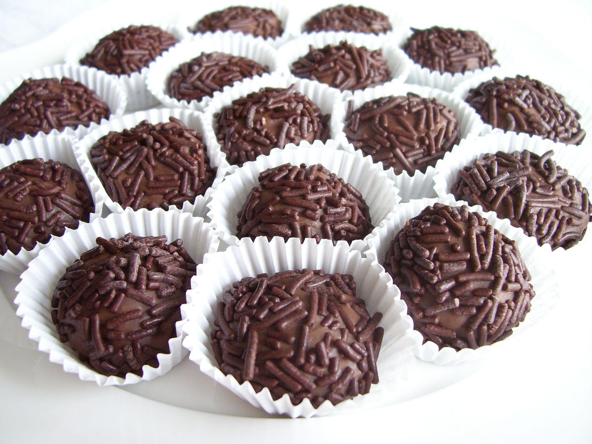 Chocolate cupcakes wallpaper and image wallpaper picture. HD