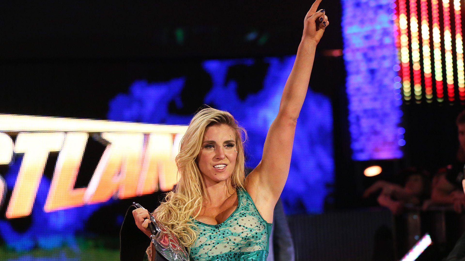 Divas Champion Charlotte def. Brie Bella