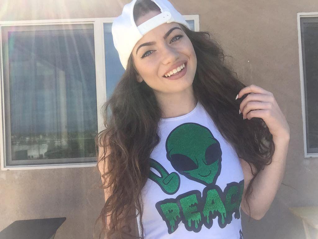 Dytto fav shirt