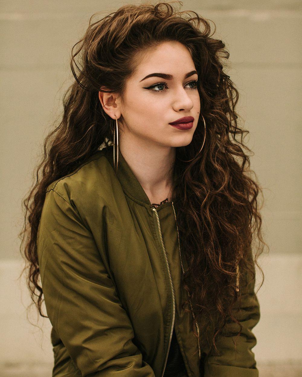 Dytto model and pop dancer. I WANT HER HAIR! My dream