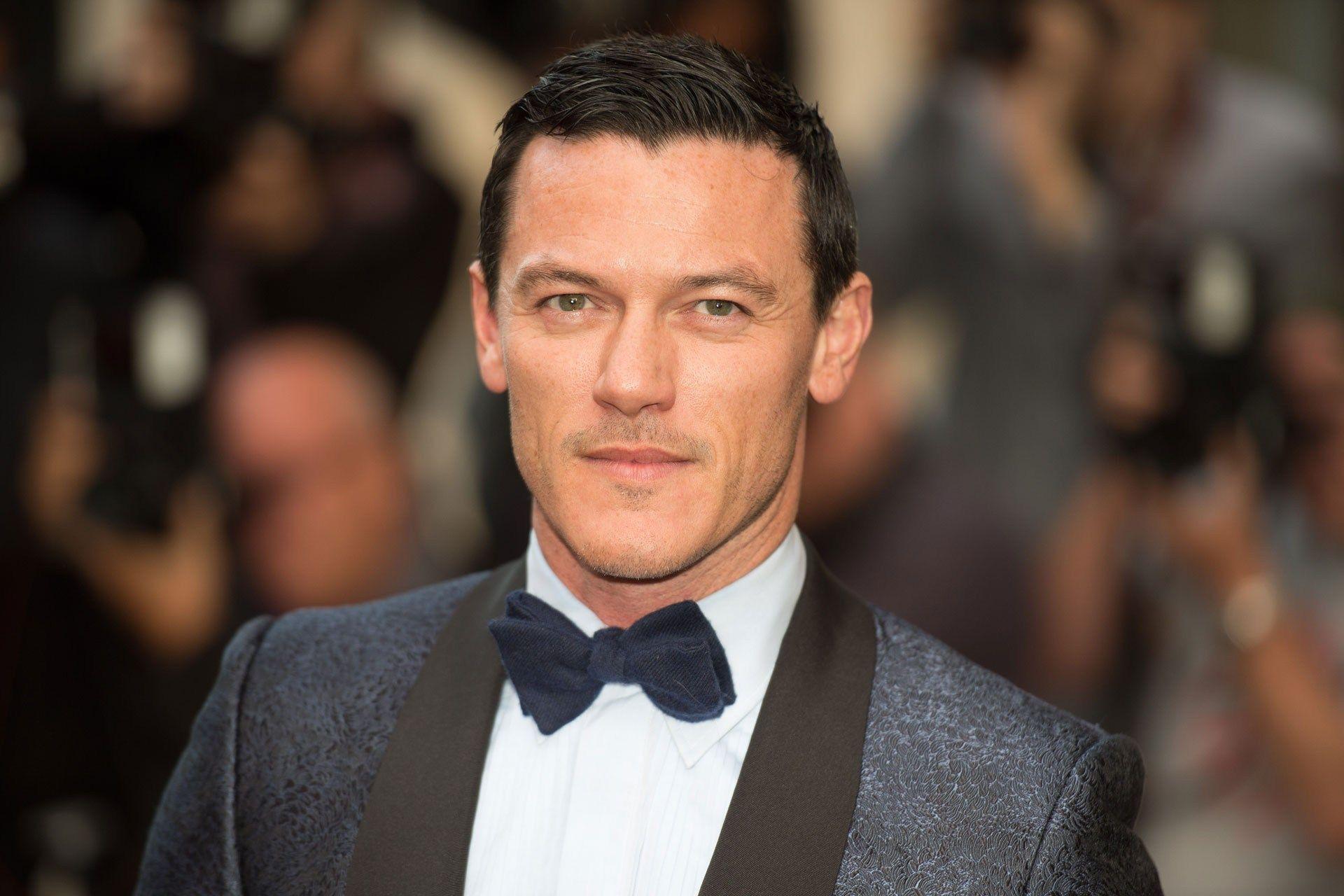 Luke Evans Celebrity HD Wallpaper 57948 1920x1280 px