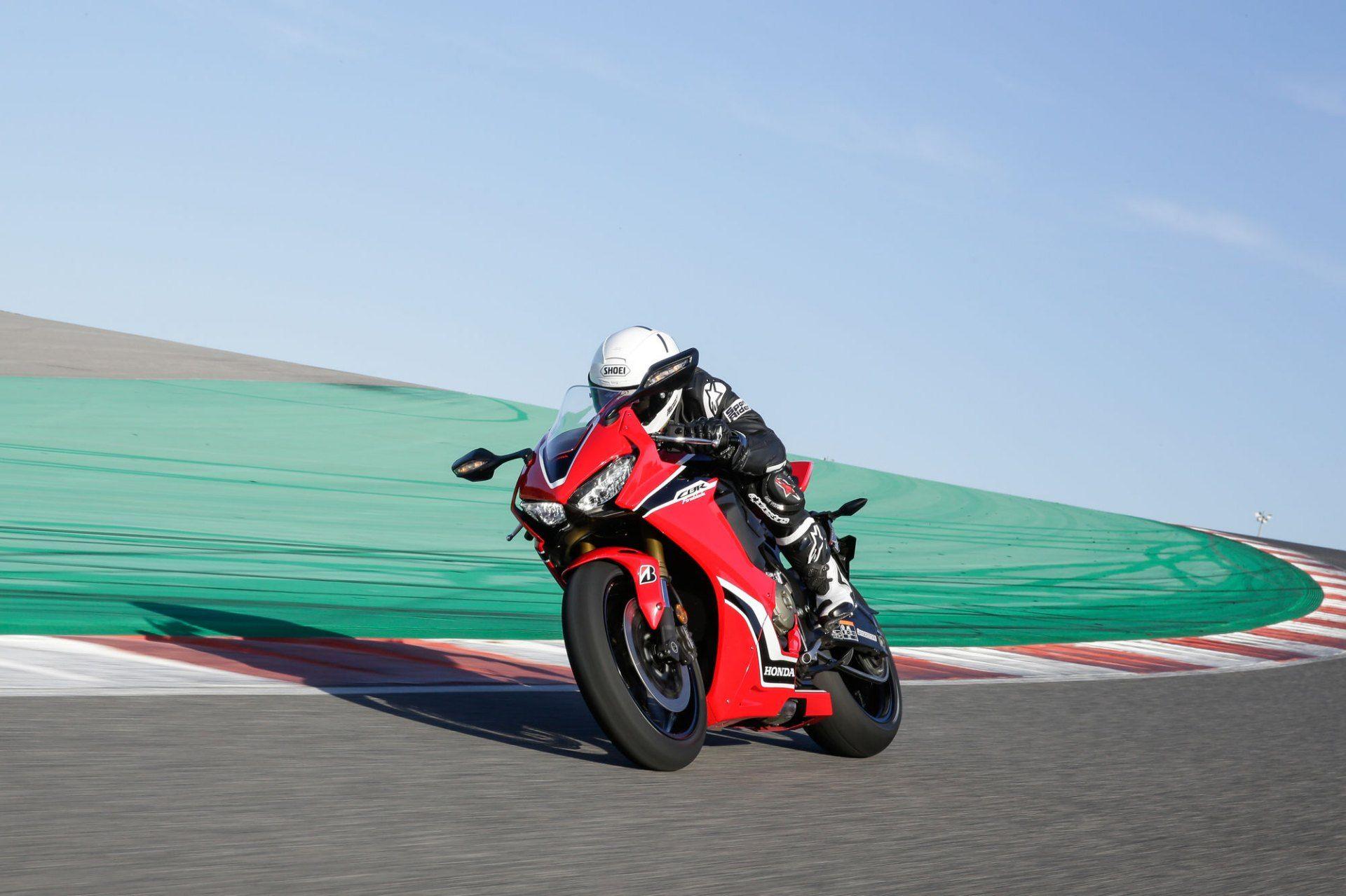 Honda CBR1000RR Test Ride Wallpaper