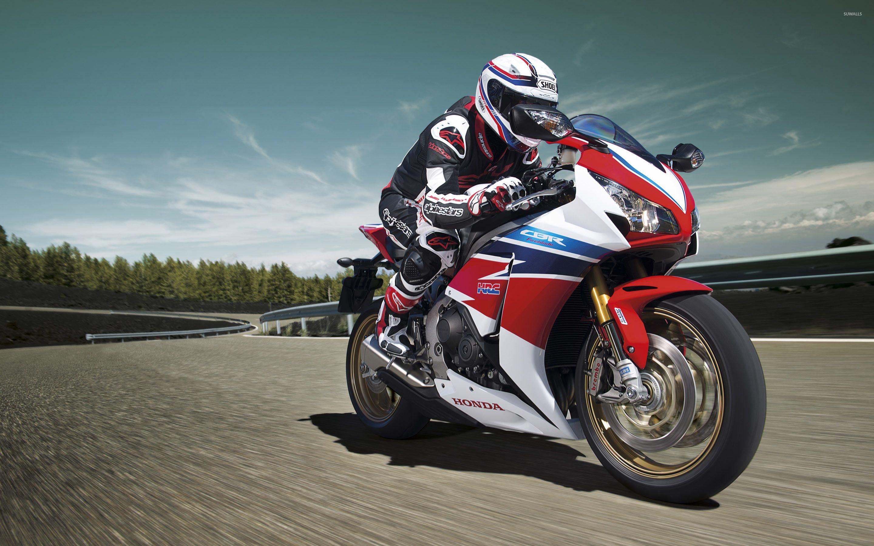 Honda cbr1000rr 2012 РіРѕРЅРєРё