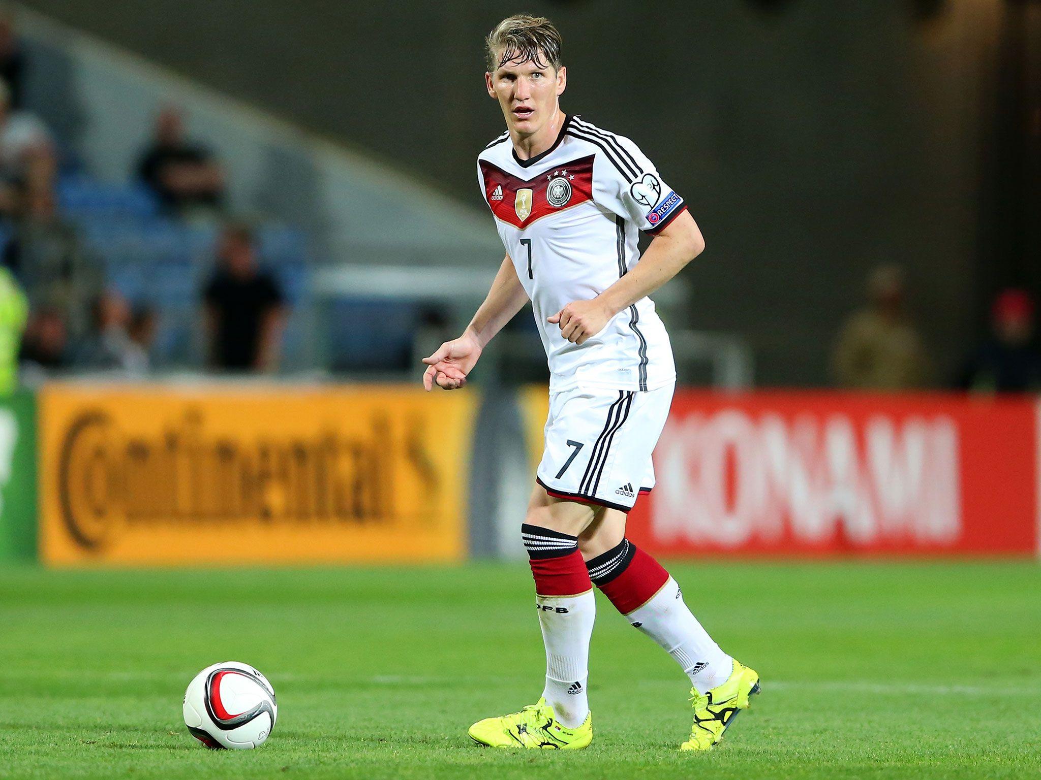 Bastian Schweinsteiger to Manchester United: Bayern Munich confirm