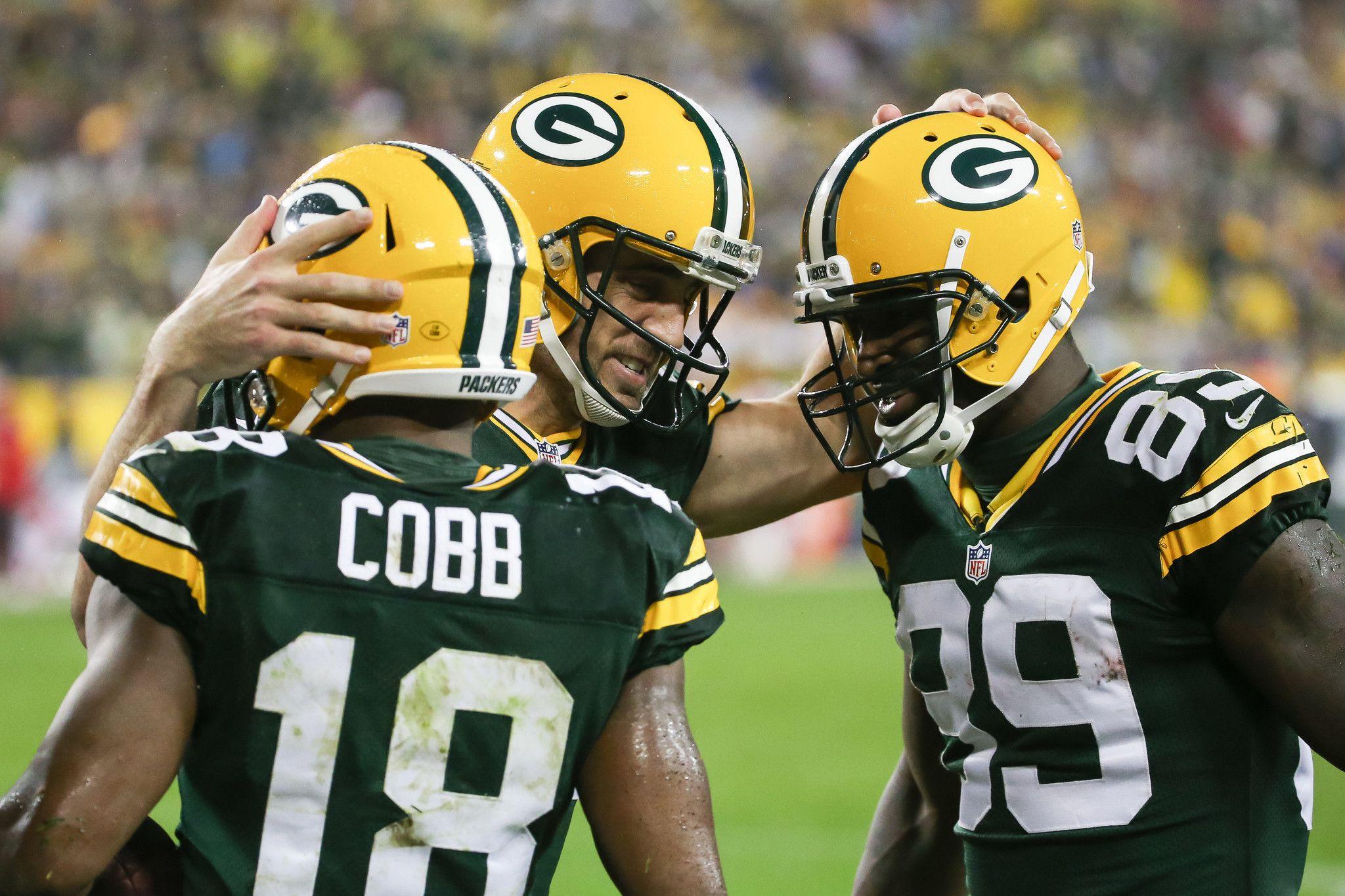 Aaron Rodgers Throws For Five Touchdowns In Packers' 38 28 Win