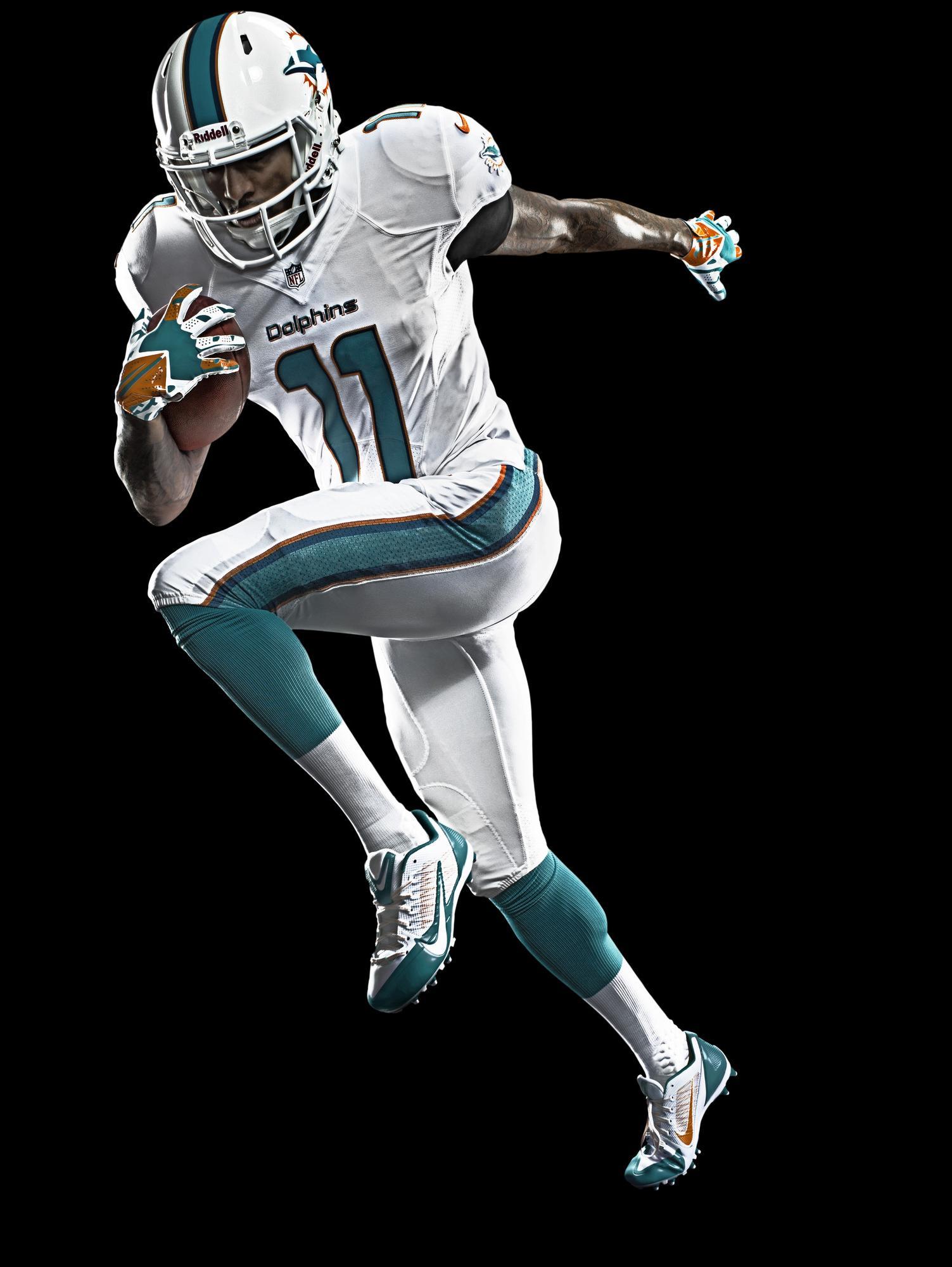 HQ Photo of Mike Wallace in a Phins Uniform
