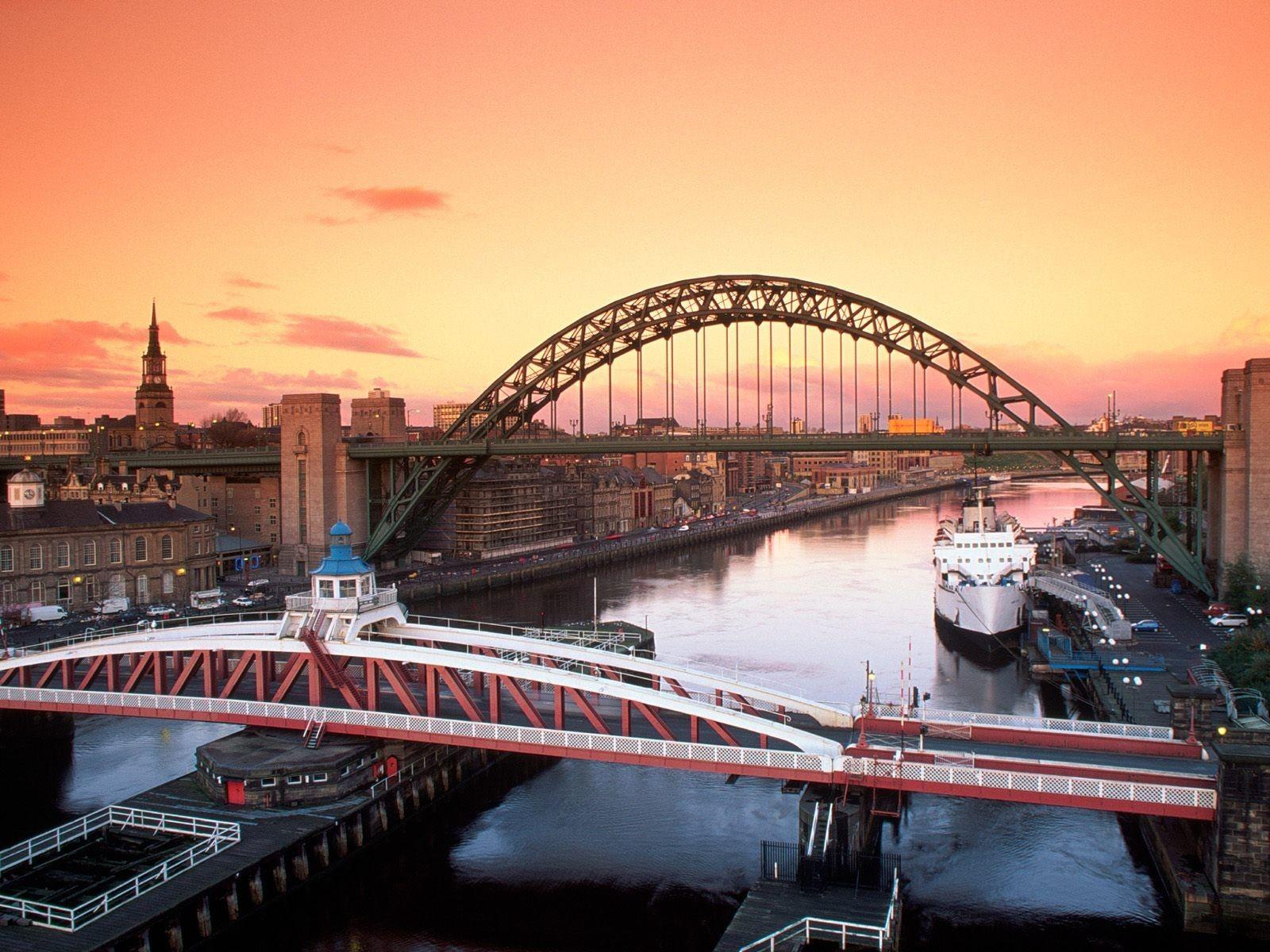 Bridges: Untitled Le Tyne United Kingdom Newcastle Swing Bridge