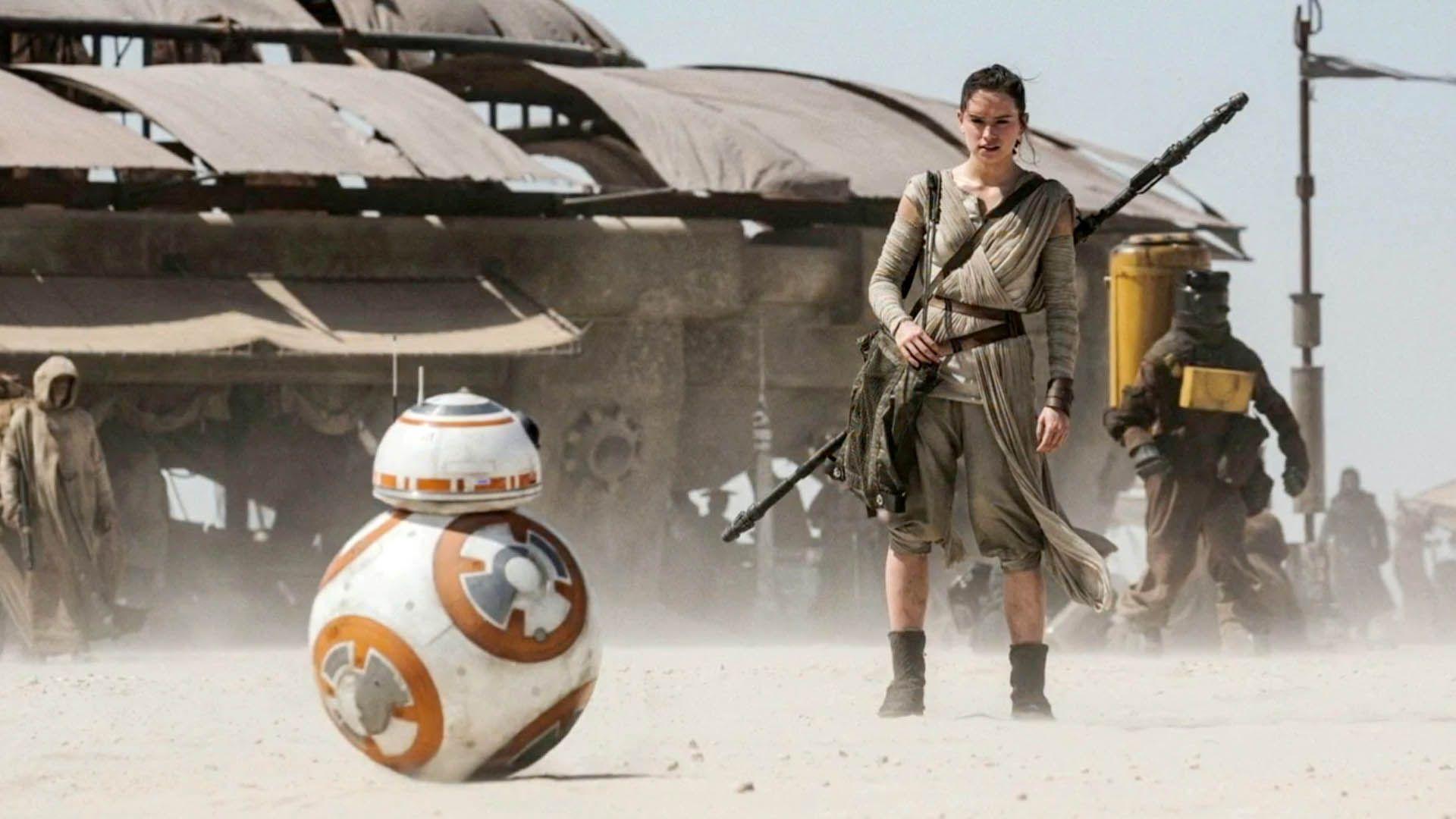 BB 8 And Rey Wars 7: The Force Awakens