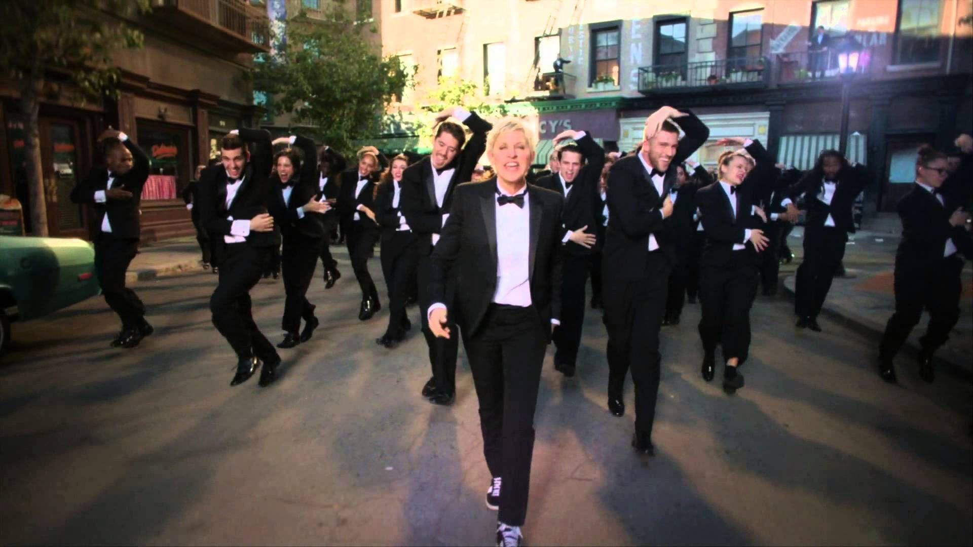 Ellen DeGeneres leading the 2014 Oscars