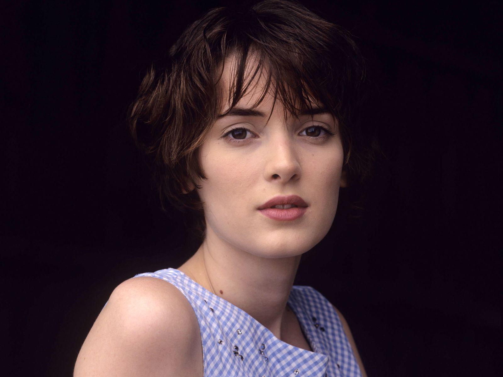 wallpapers  winona ryder in heathers wallpapers please like or