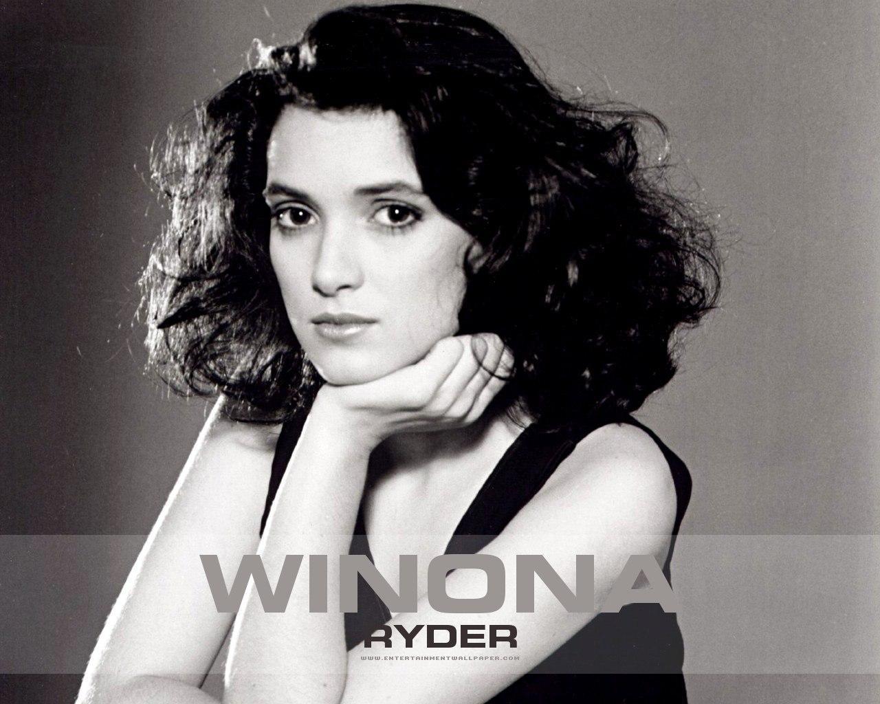 Winona Ryder wallpaperx1024