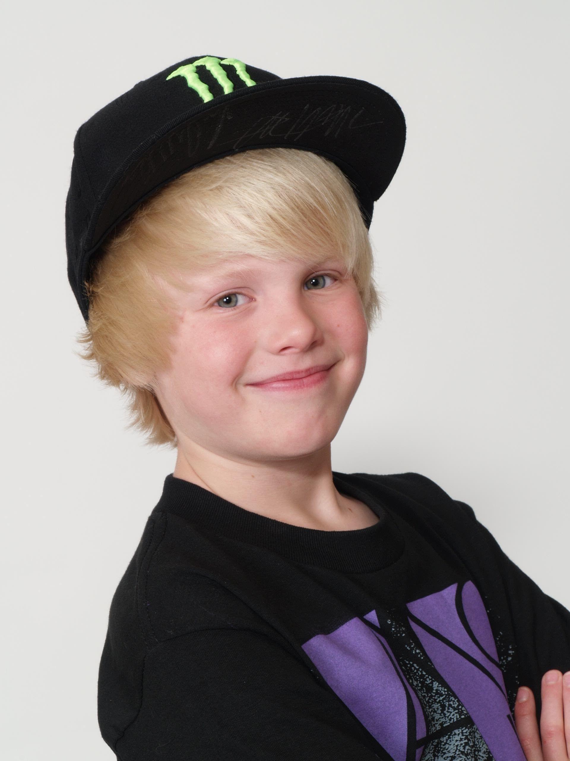 Carson Lueders. Known people people news and biographies