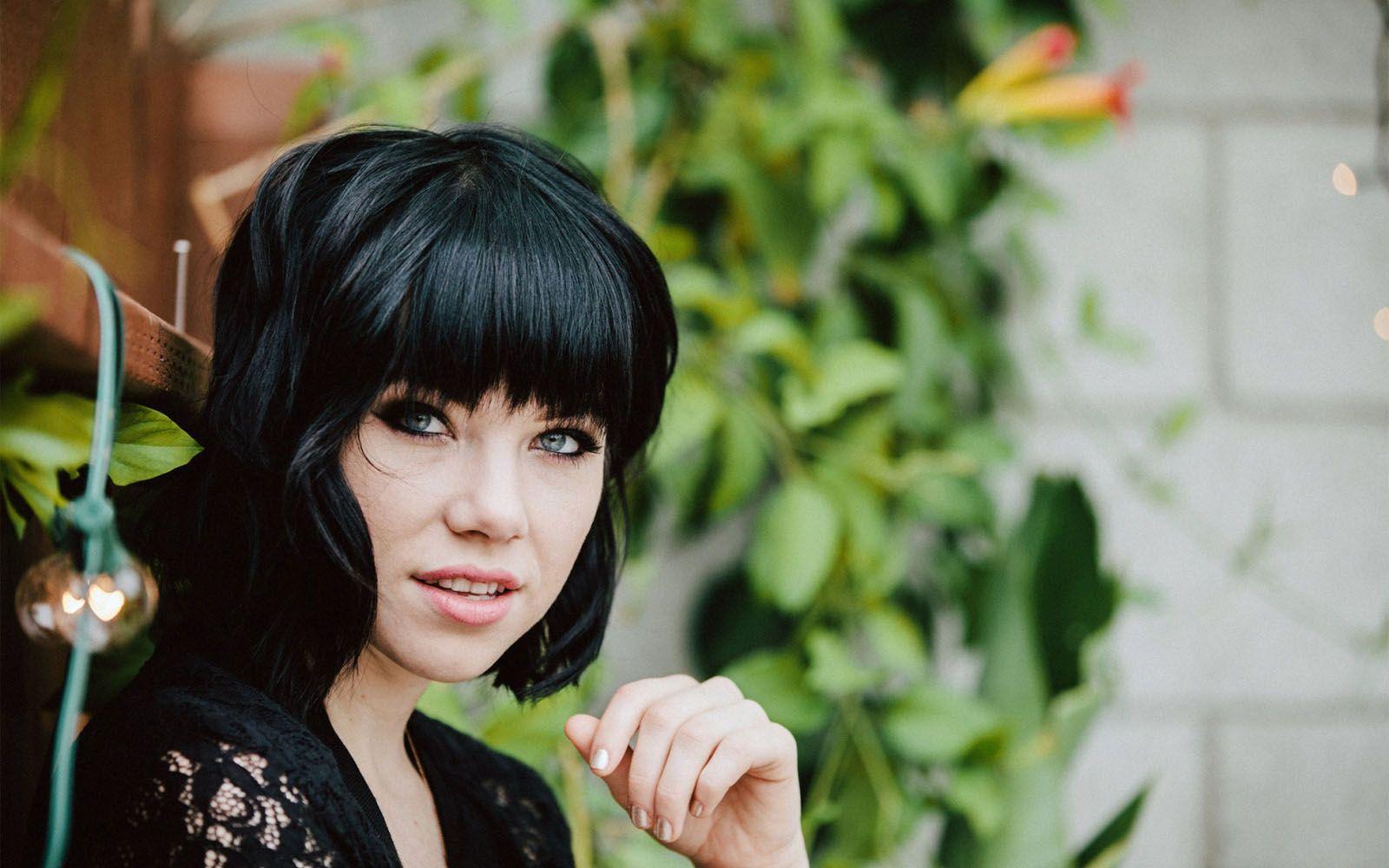 Carly Rae Jepsen Wallpapers Pictures 52557 1600x1000 px.