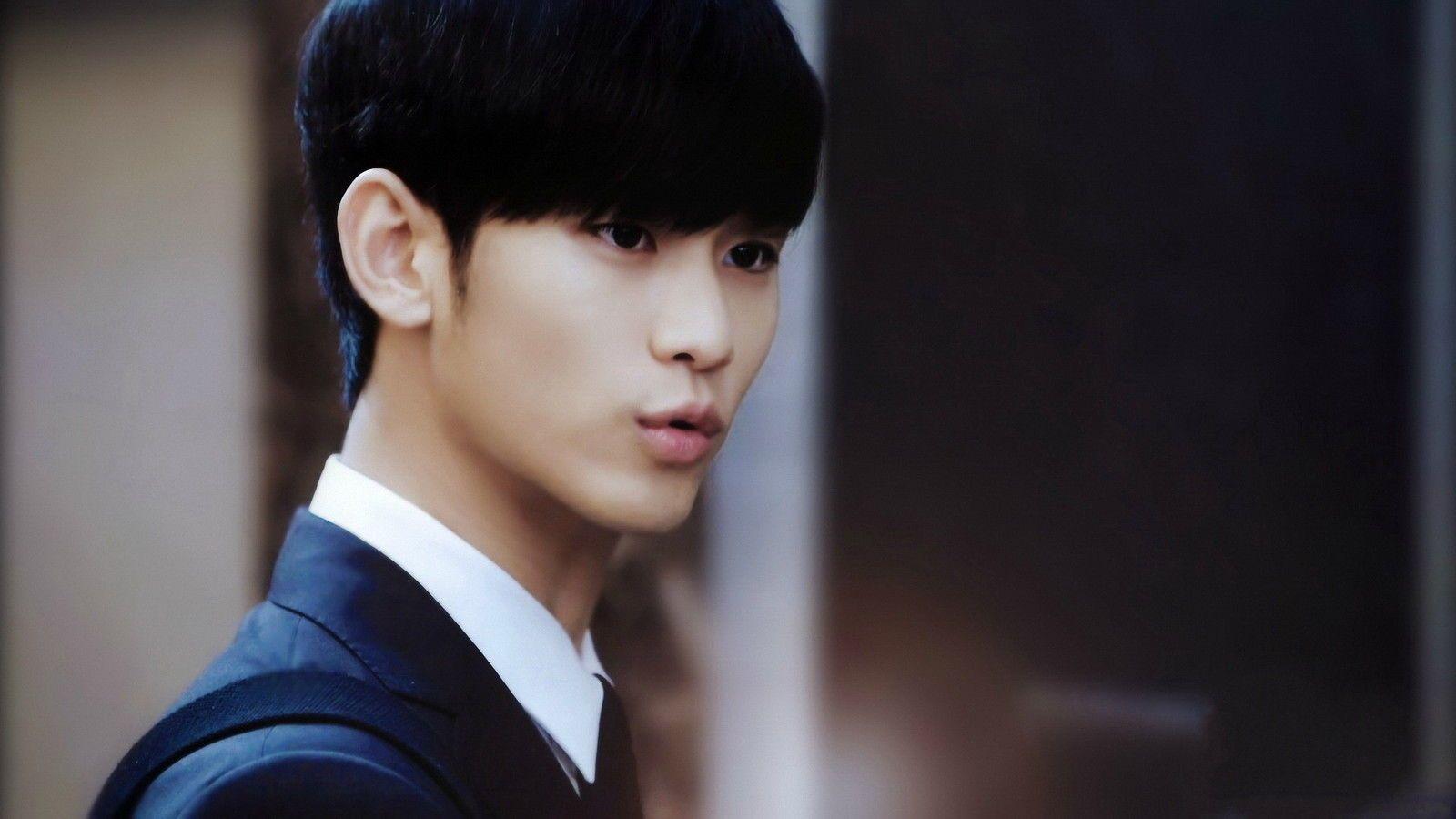 Kim Soo Hyun Wallpaper