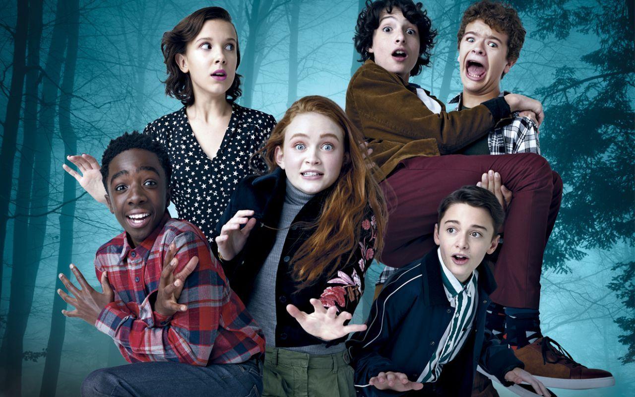 Stranger things season 4 cast poster collab 4K wallpaper download