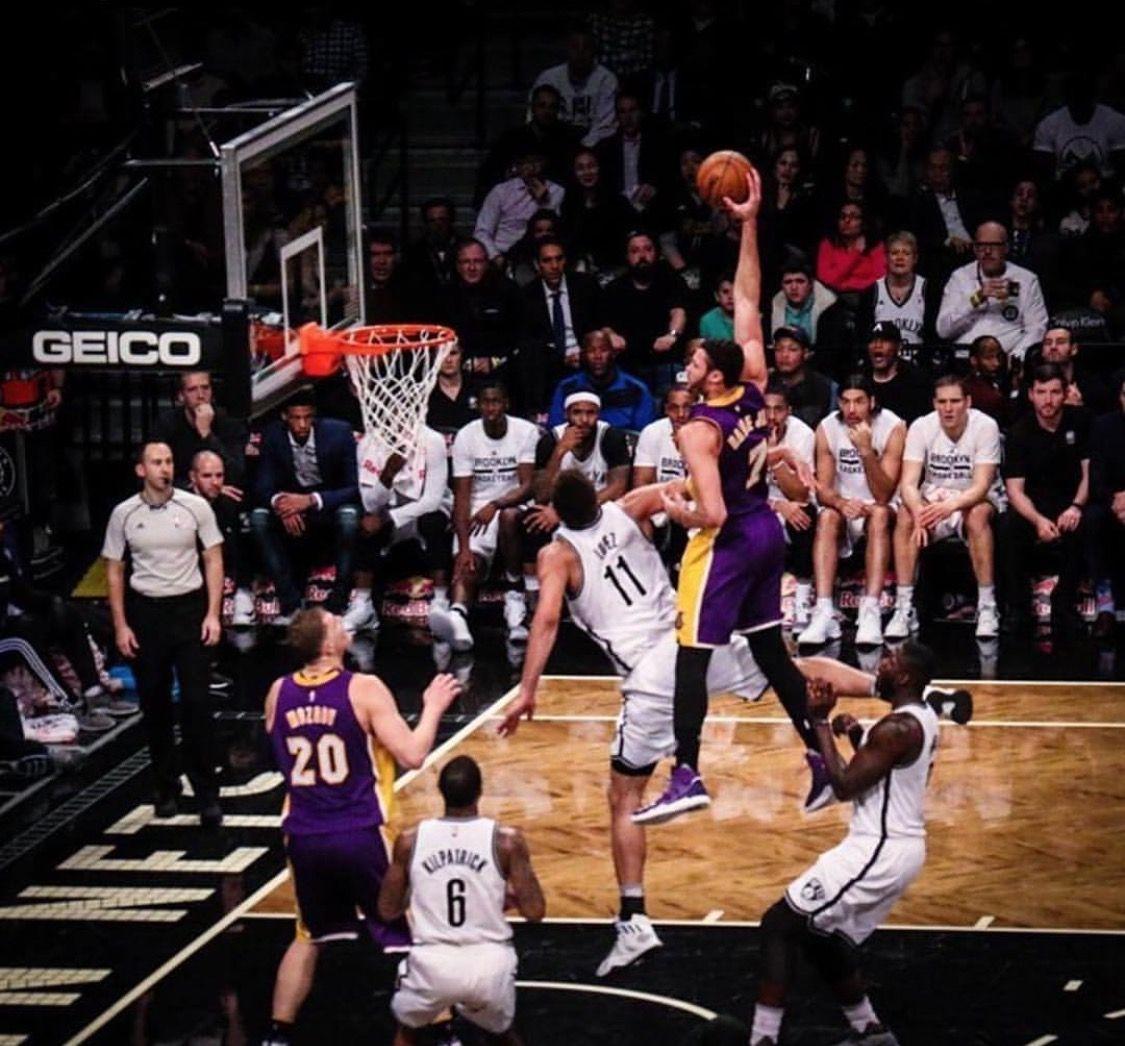 Larry Nance Jr with monster dunk on brook Lopez. Hoopers