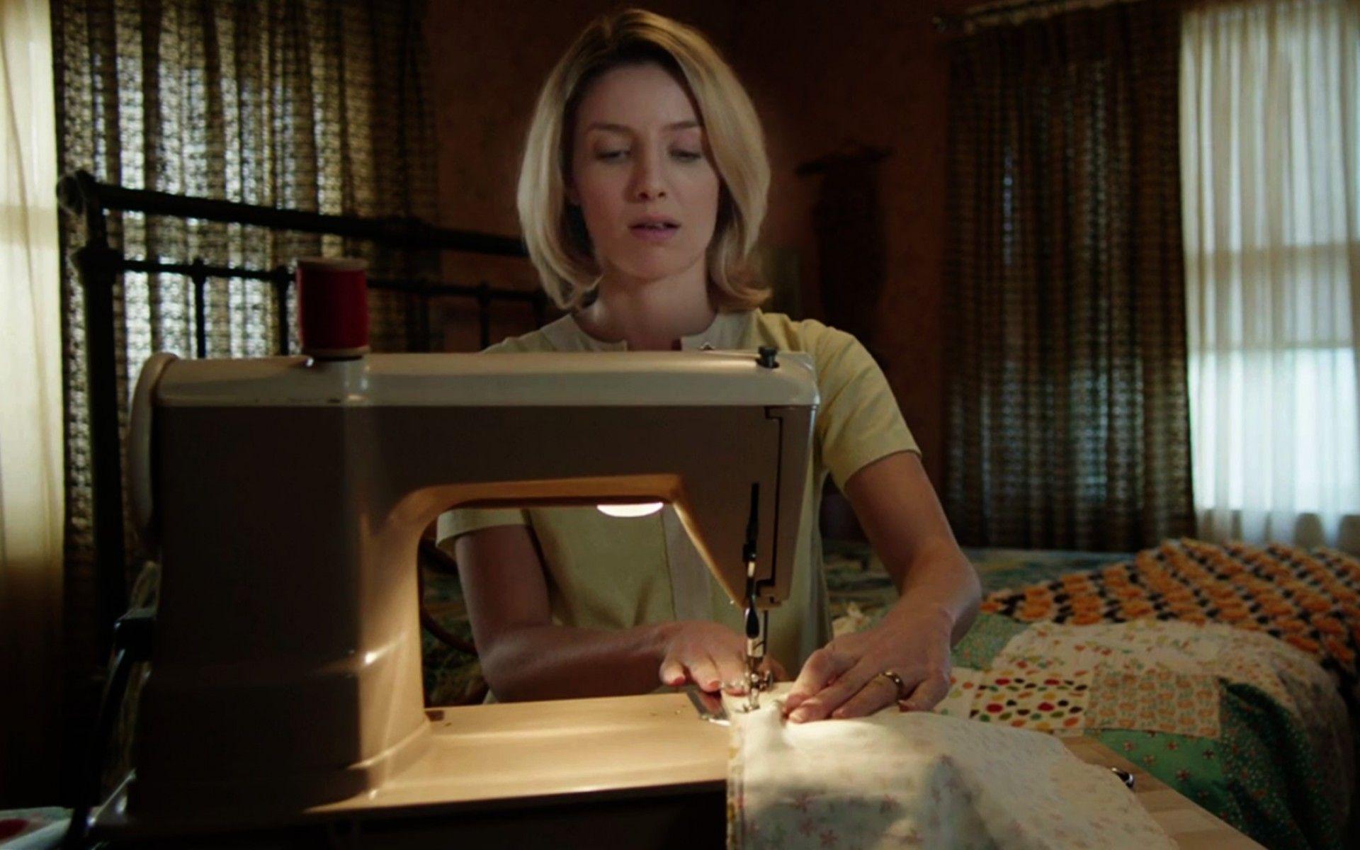 Annabelle Wallis HD Wallpaper