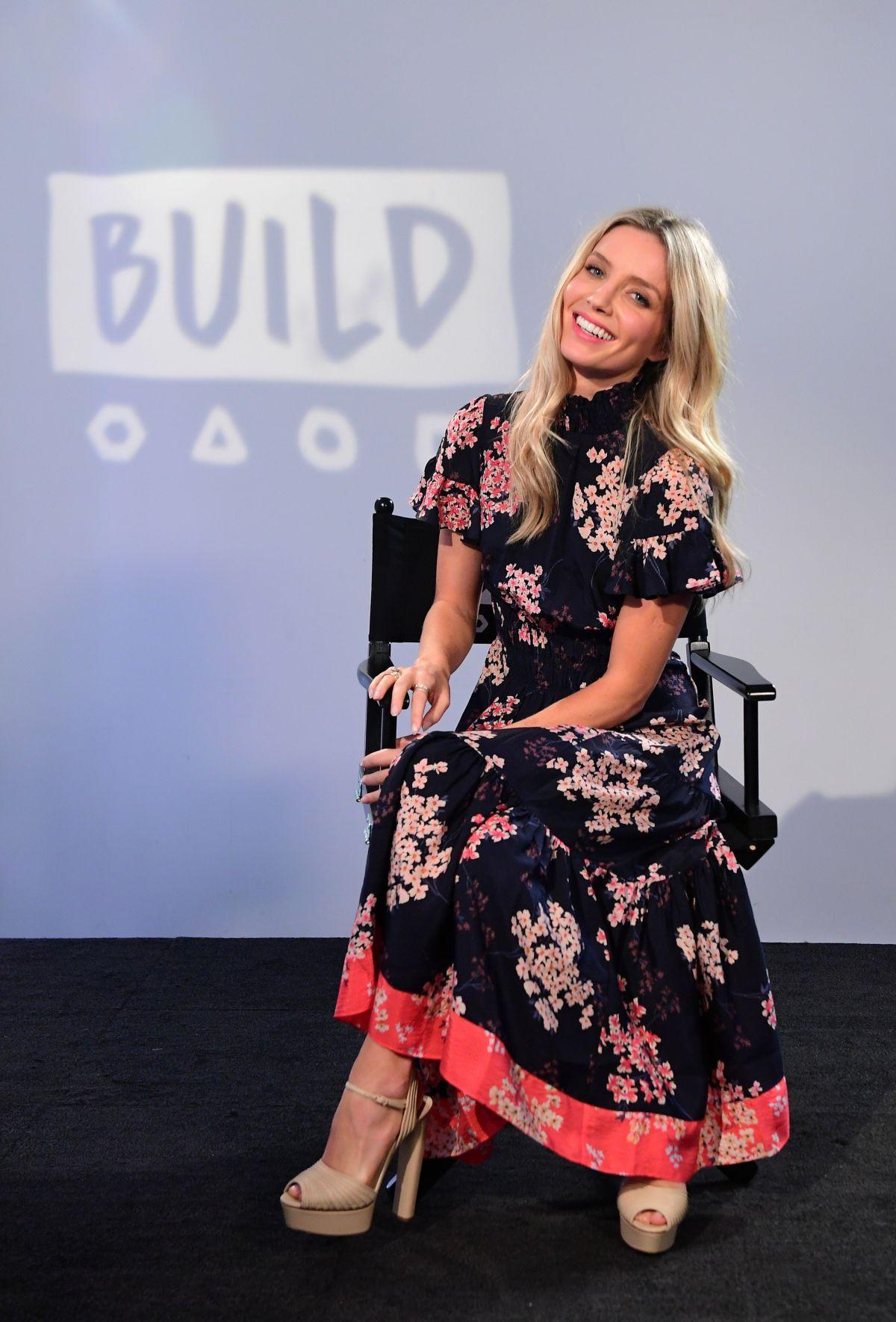 Annabelle Wallis wallpaper