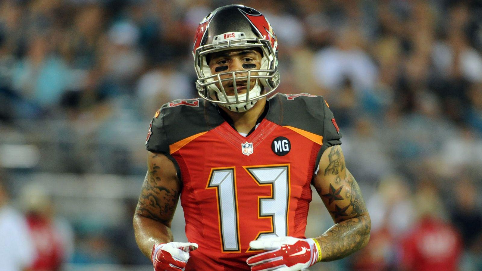 WATCH Mike Evans hauls in amazing onehanded touchdown grab vs Cowboys   On3