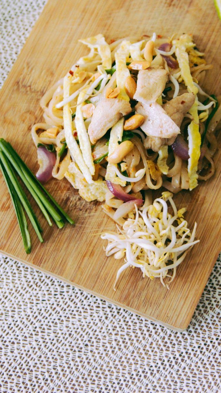 Download Wallpaper 750x1334 Noodles, Food, Vegetables, Dinner
