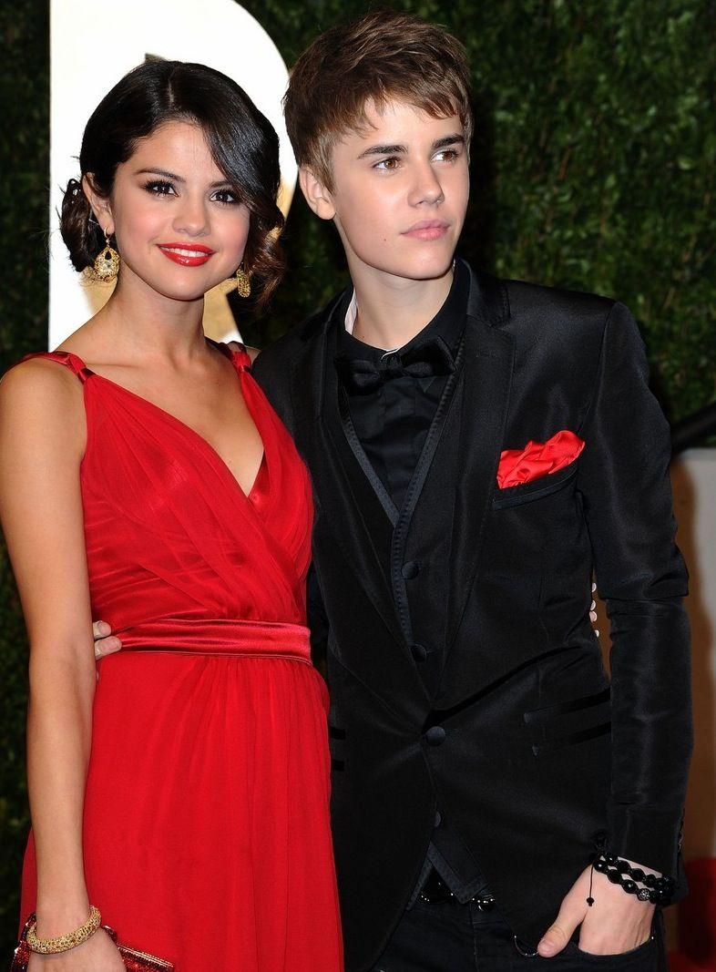 Selena Gomez And Justin Bieber Wallpaper HD Wallpaper