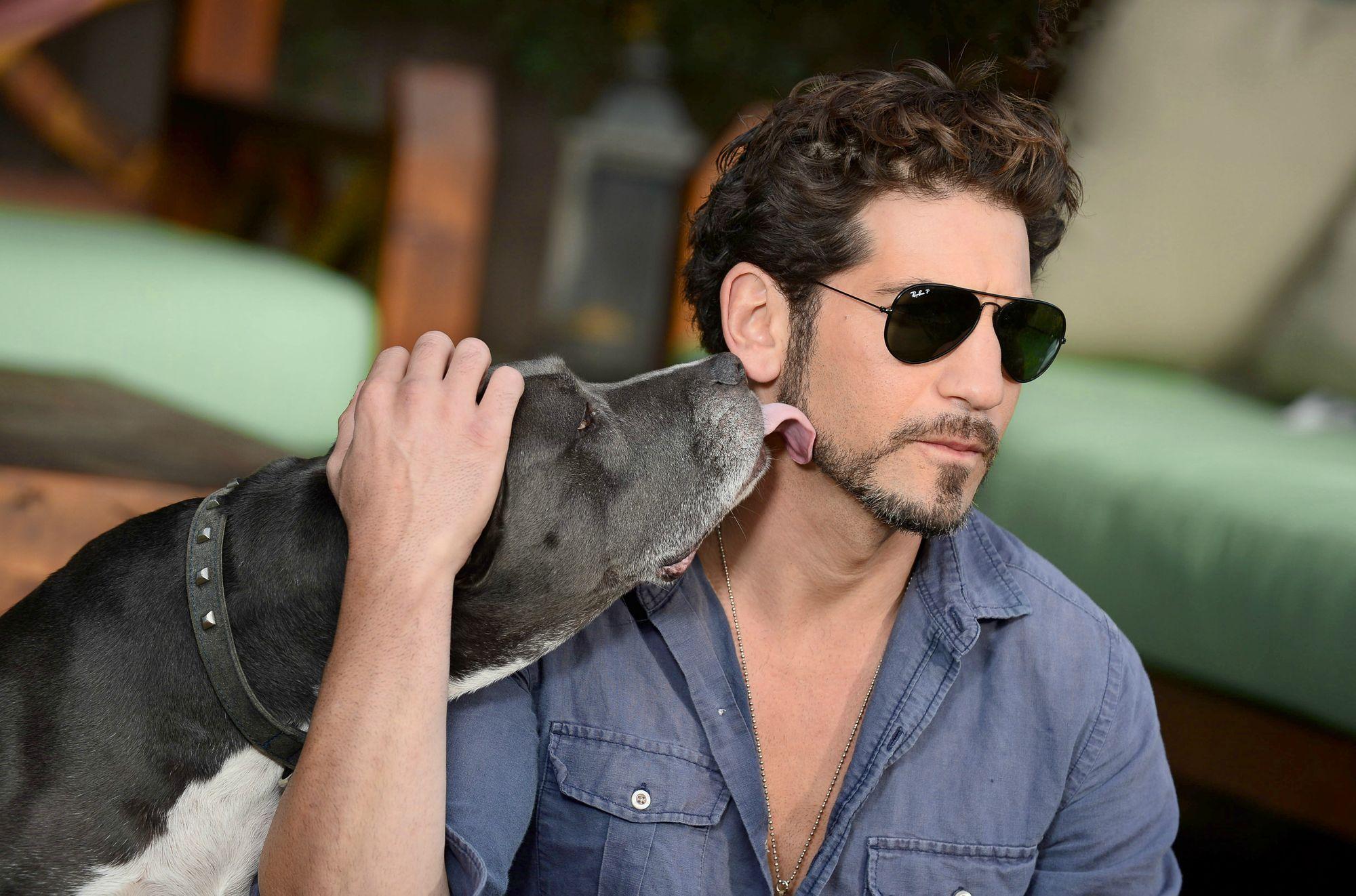 Jon Bernthal Celebrity Wallpaper 57207 2000x1322 px