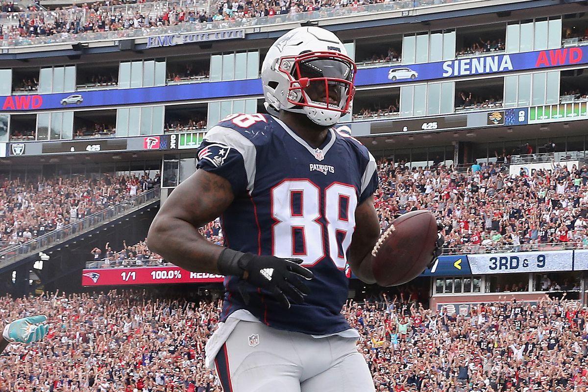 NFL tight end: We wear short sleeves to be