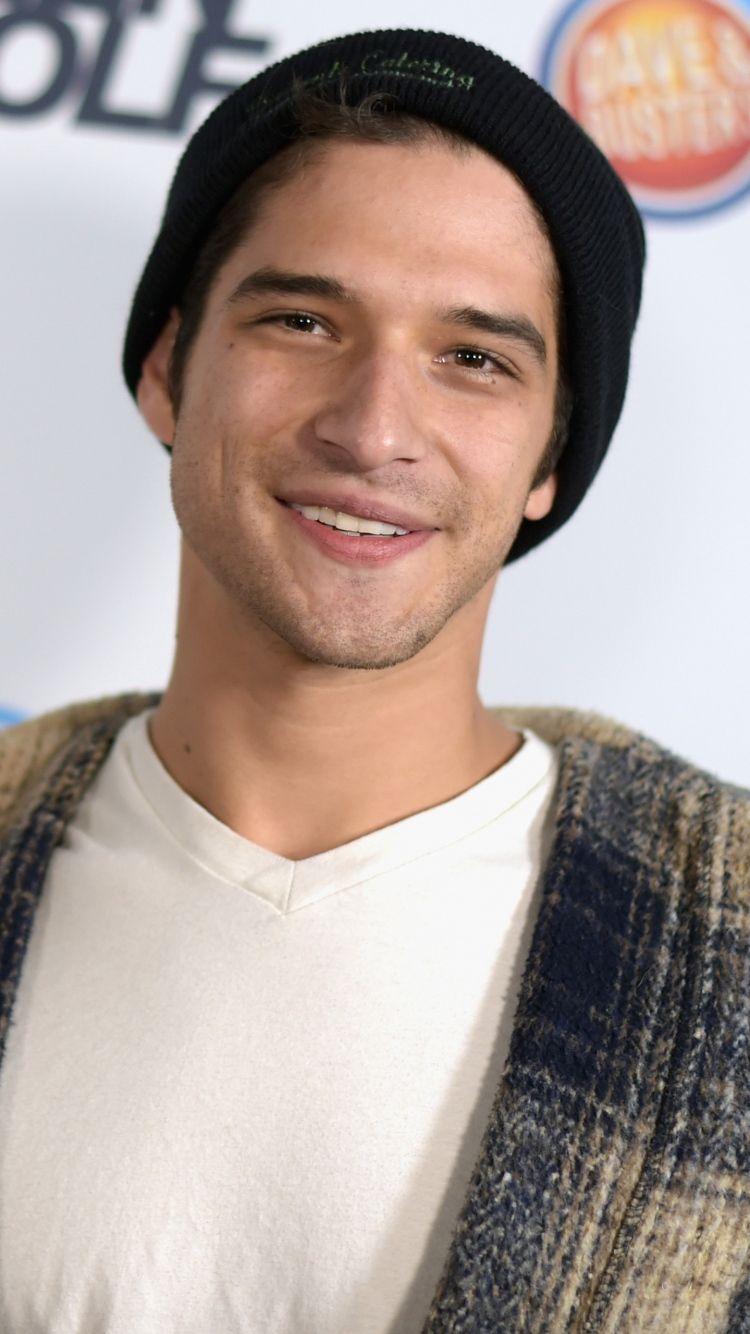 Download Wallpaper 750x1334 Tyler posey, Actor, Smile, Hat iPhone