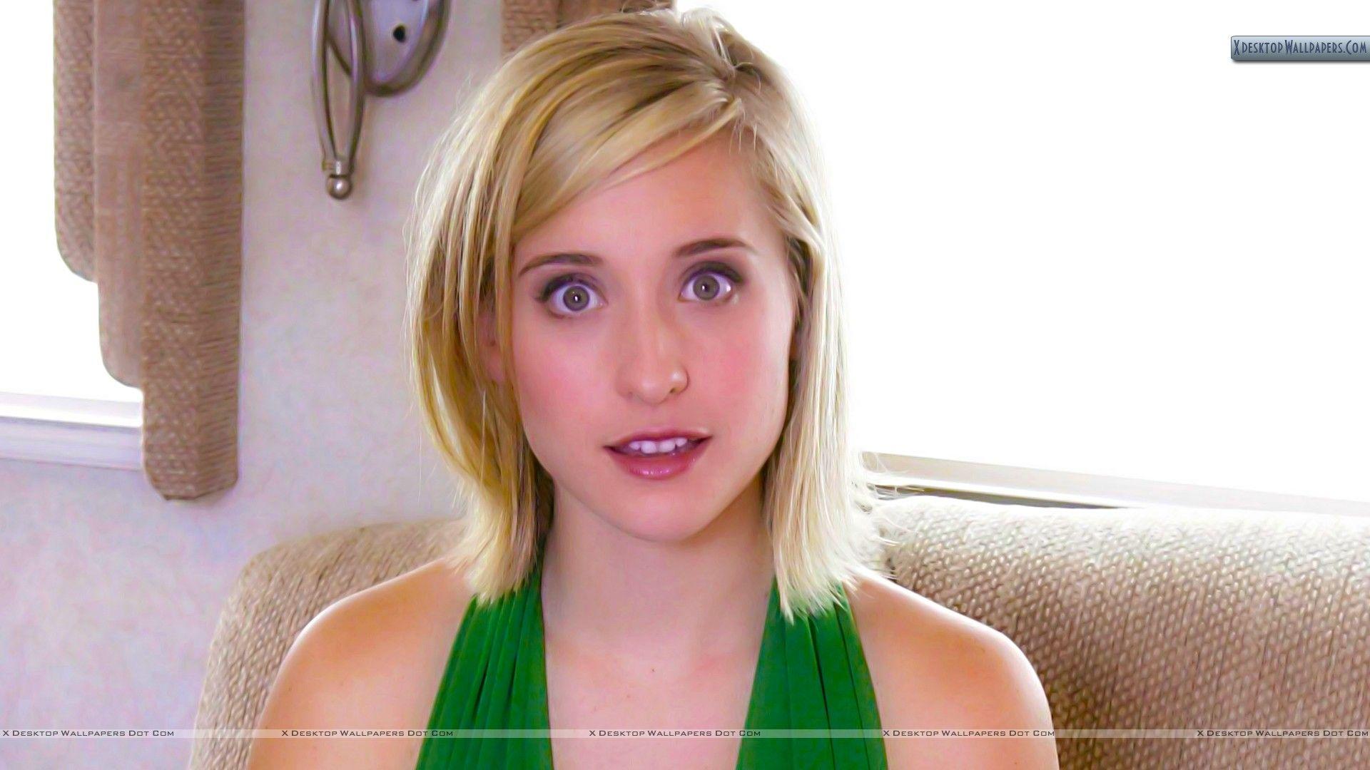 Allison Mack Wallpaper