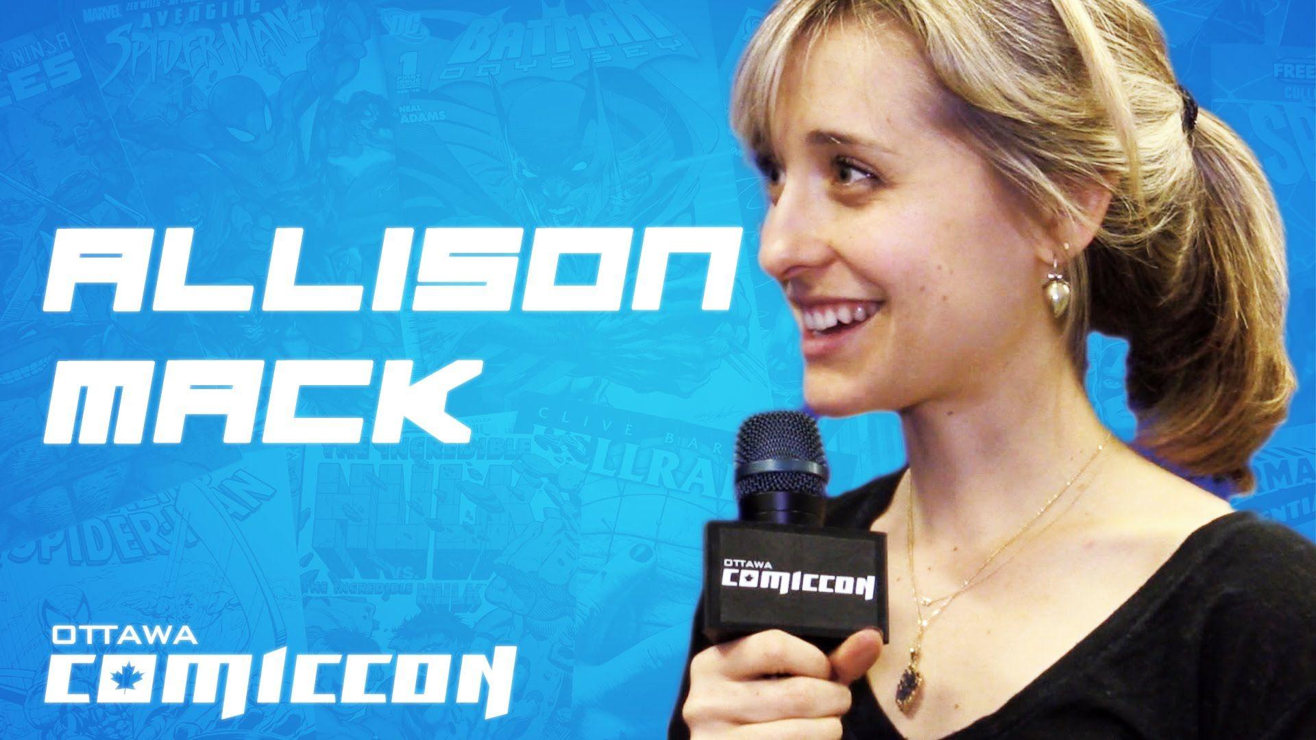 Allison Mack at Ottawa Comiccon 2015