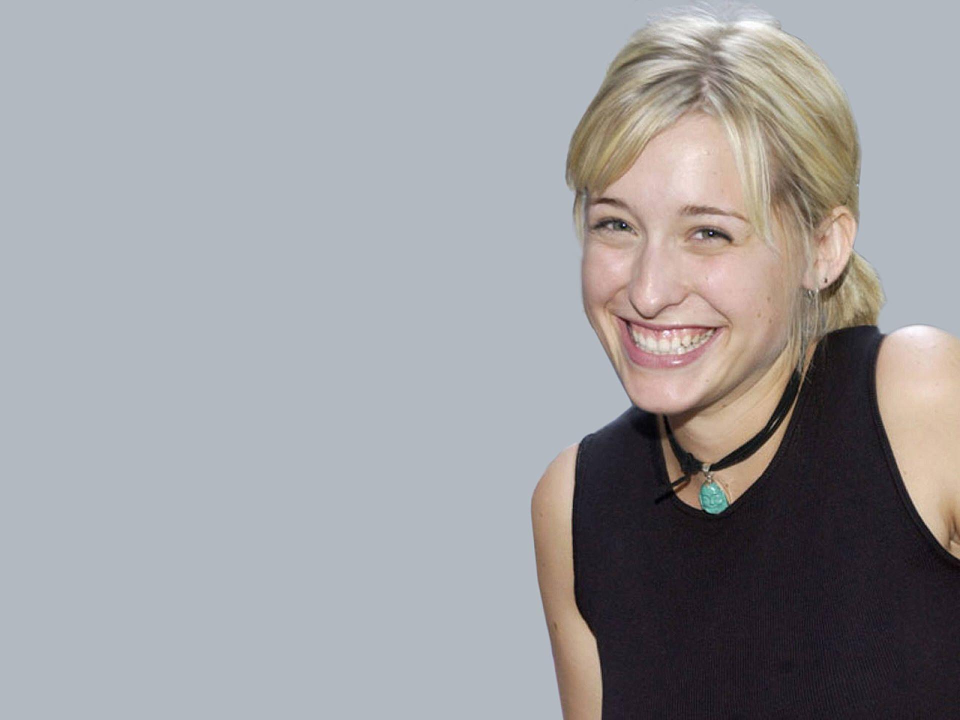 Allison Mack 044 wallpaper Mack. Girls