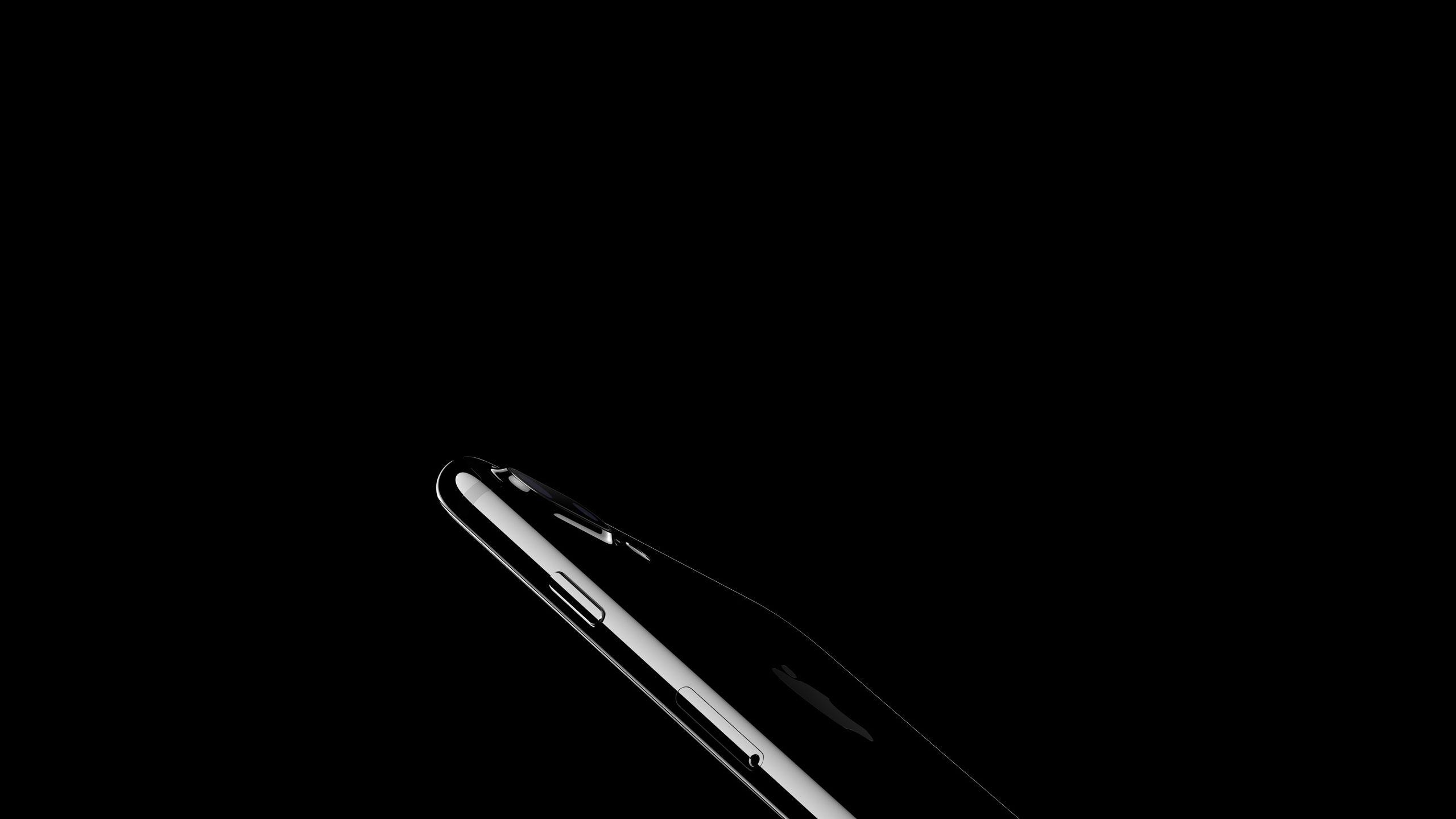 Wallpaper: photo taken with an iPhone 7
