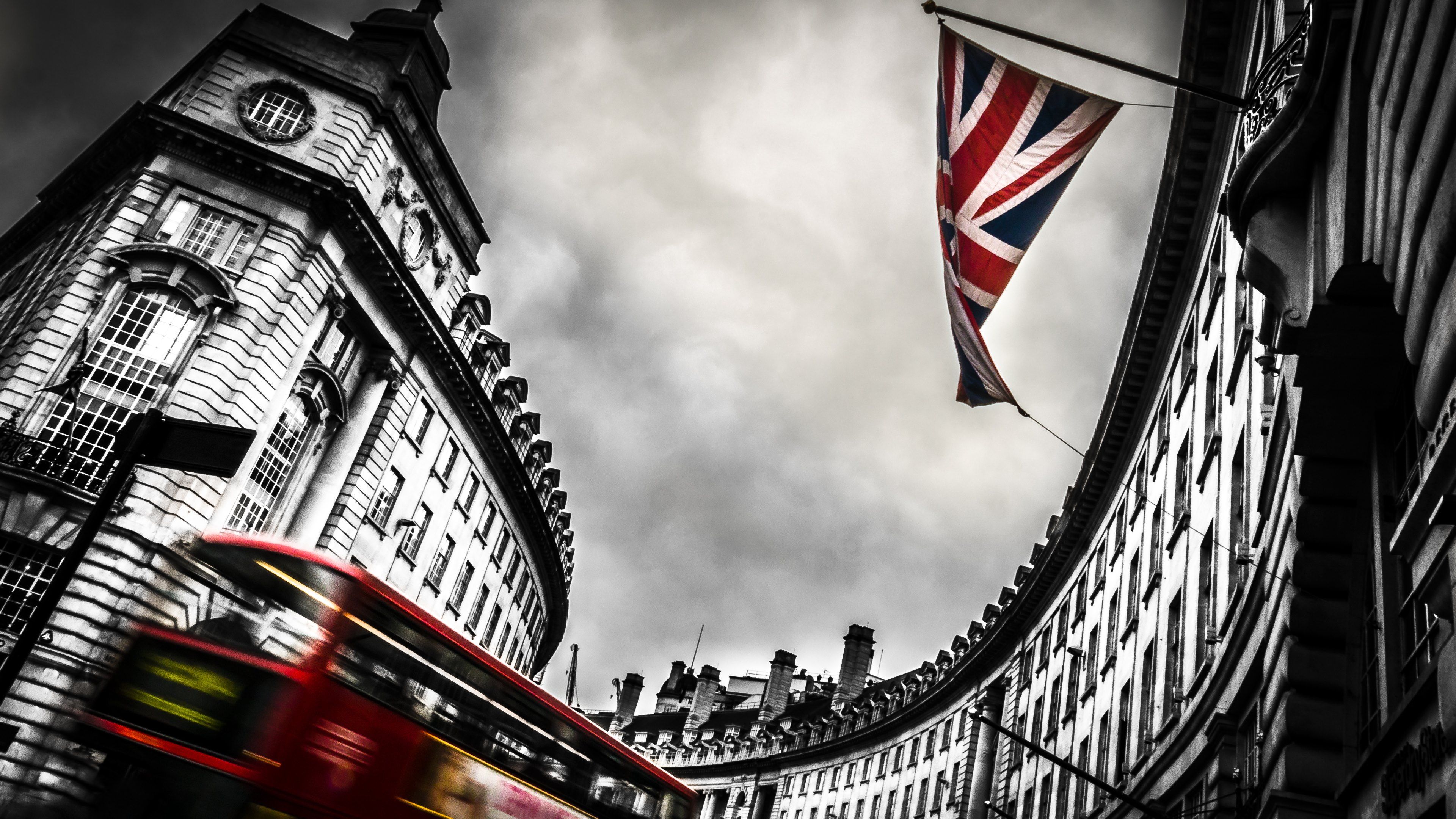 London Bus and England Flag. HD Wallpaper · 4K