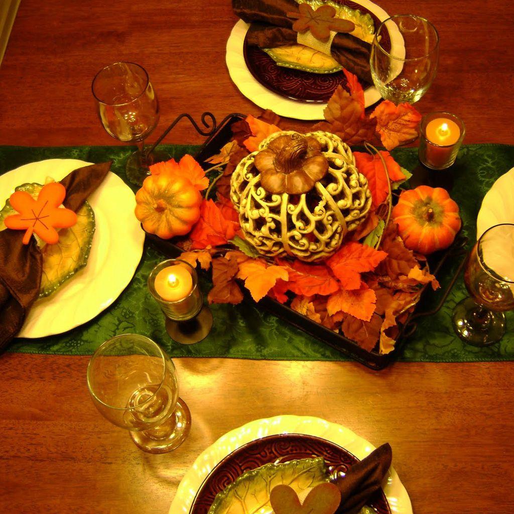 Free Thanksgiving Wallpaper for iPad: Thanksgiving Table Decorations
